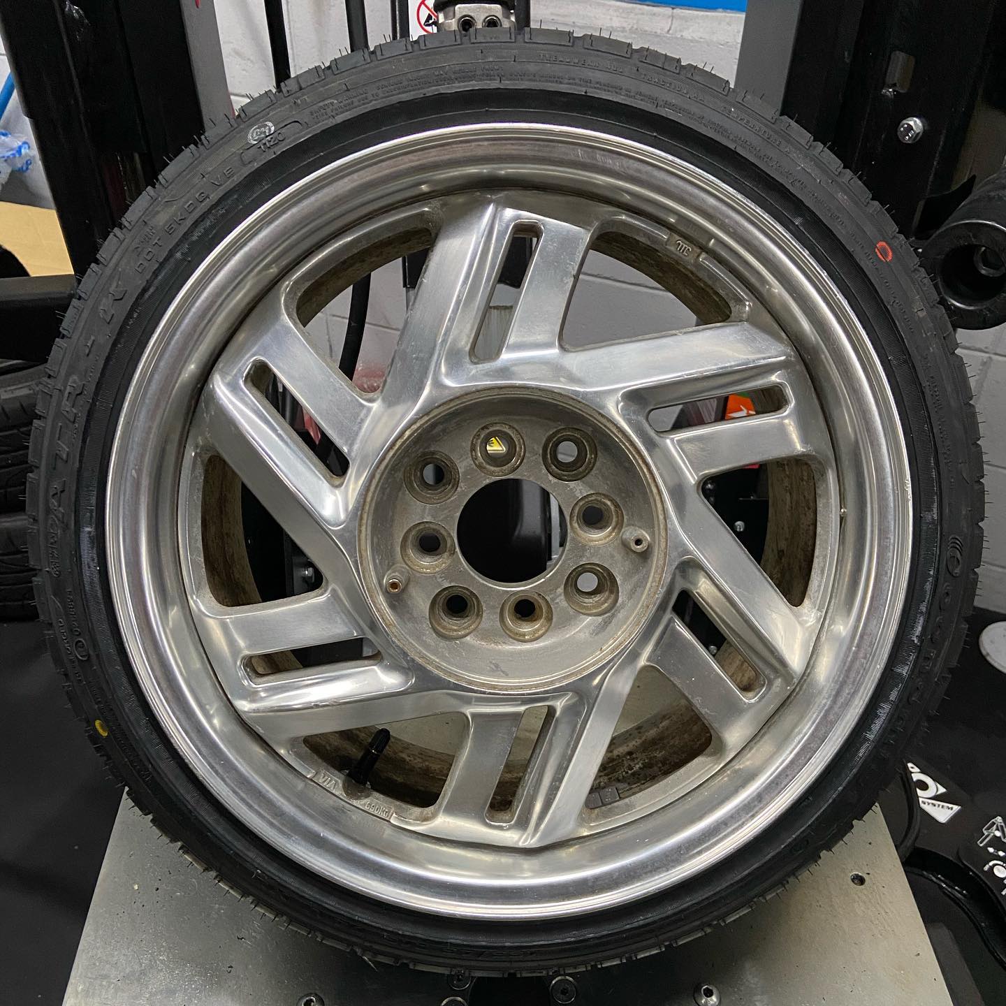 16インチ 7J 165/45R16 ホイール装着例 - CARSERVICE GRAVITY
