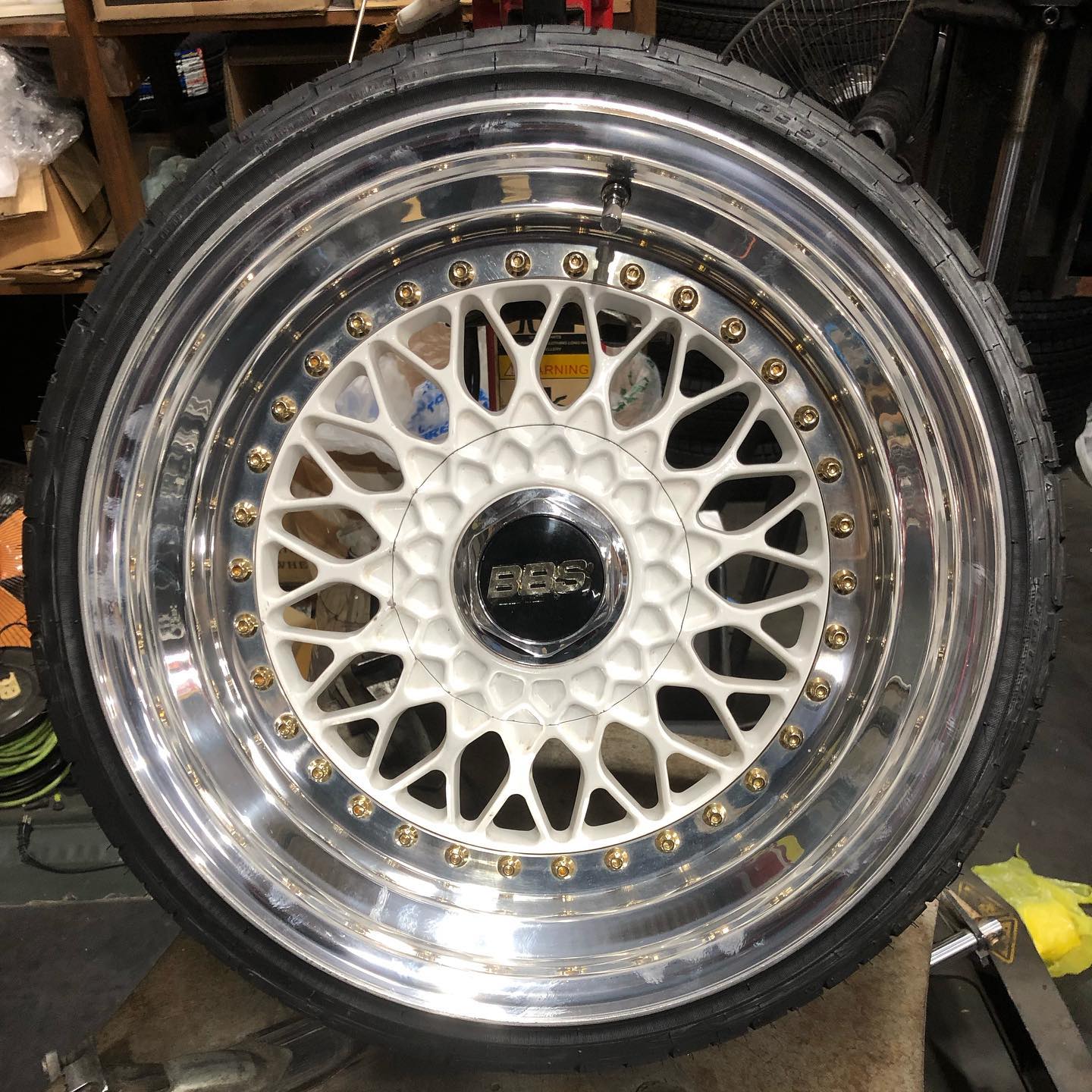 17インチ 10J 205/40R17 ホイール装着例 - CARSERVICE GRAVITY