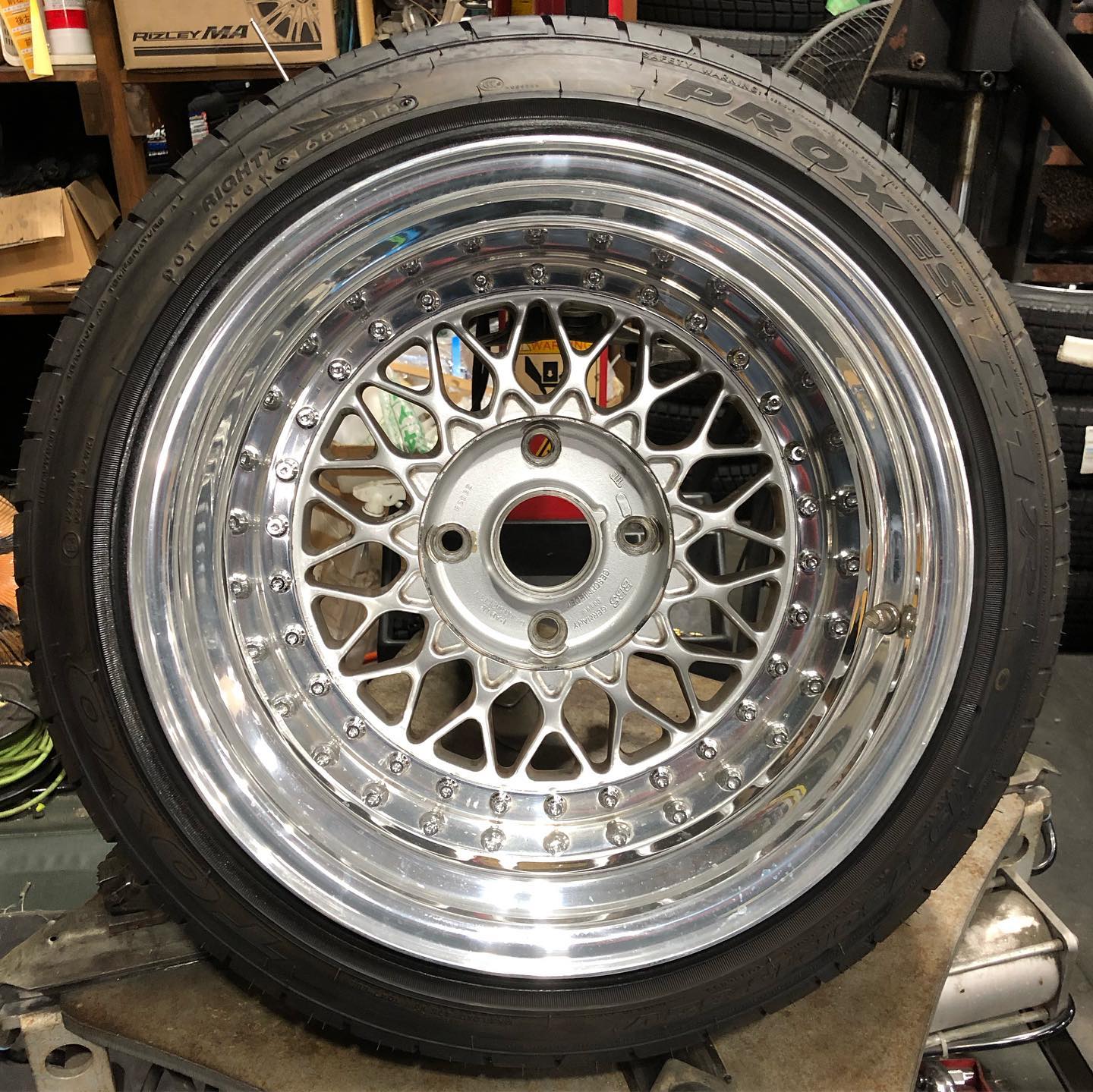 15インチ 10J 195/50R15 ホイール装着例 - CARSERVICE GRAVITY