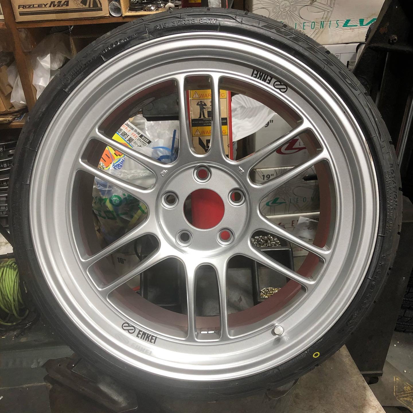 18インチ 9J 215/35R18 ホイール装着例 - CARSERVICE GRAVITY