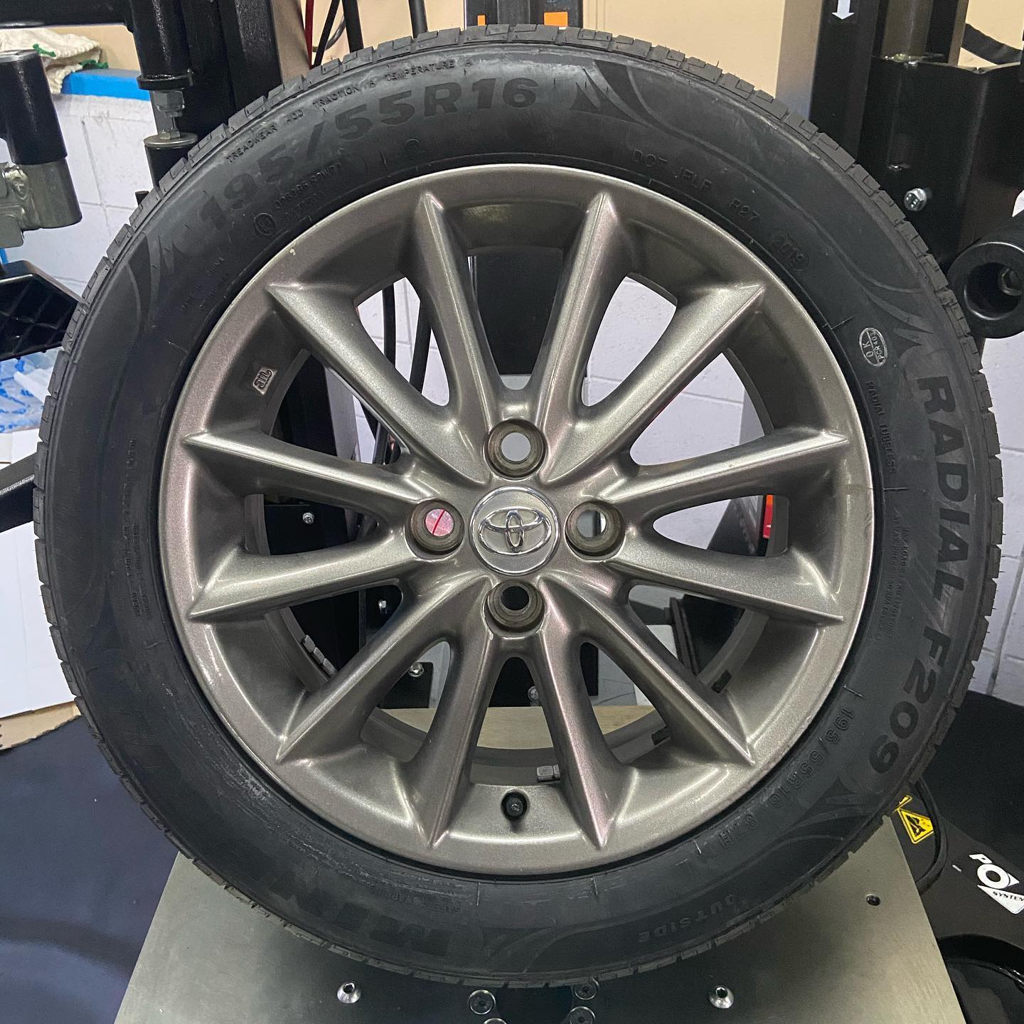 16インチ 6J 195/55R16 ホイール装着例 - CARSERVICE GRAVITY