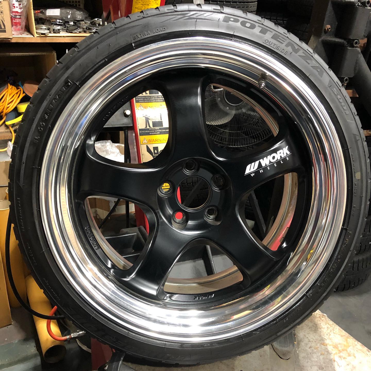18インチ 8.5J 215/40R18 ホイール装着例 - CARSERVICE GRAVITY