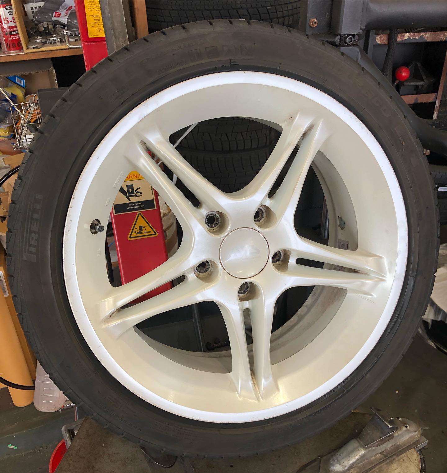 17インチ 8J 215/45R17 ホイール装着例 - CARSERVICE GRAVITY