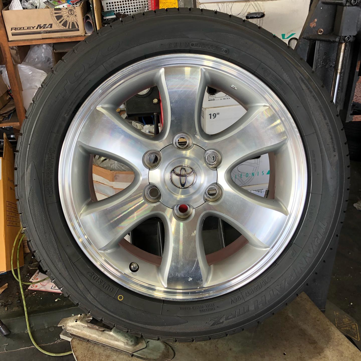 17インチ 7.5J 215/55R17 ホイール装着例 - CARSERVICE GRAVITY