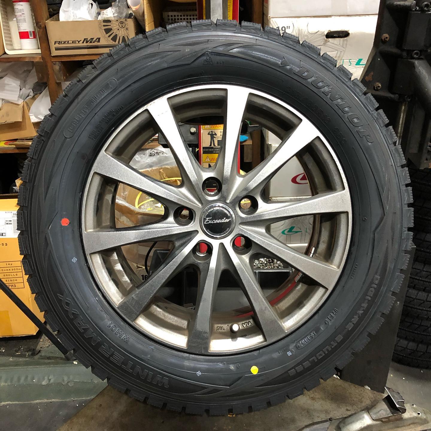 16インチ 6.5J 215/60R16 ホイール装着例 - CARSERVICE GRAVITY