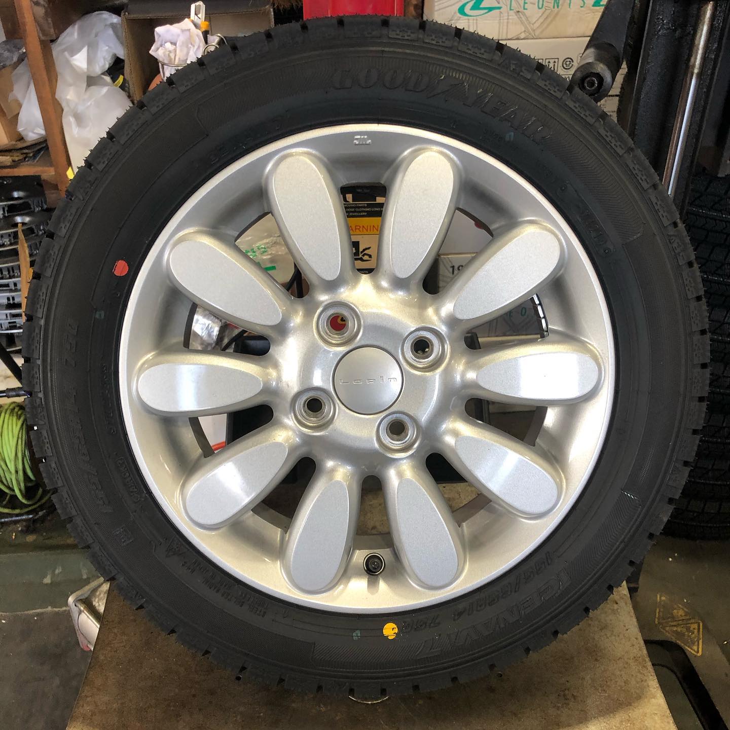 14インチ 4.5J 155/65R14 ホイール装着例 - CARSERVICE GRAVITY