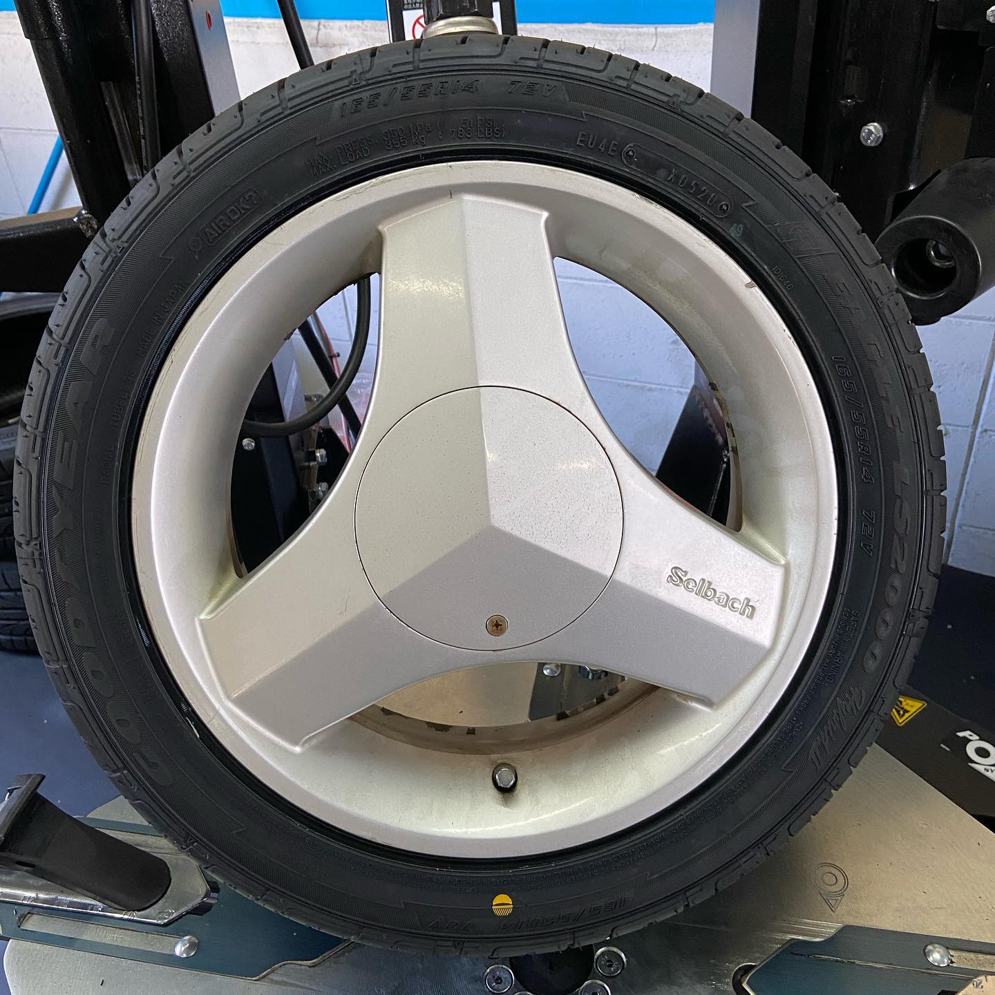 14インチ 5J 165/55R14 ホイール装着例 - CARSERVICE GRAVITY