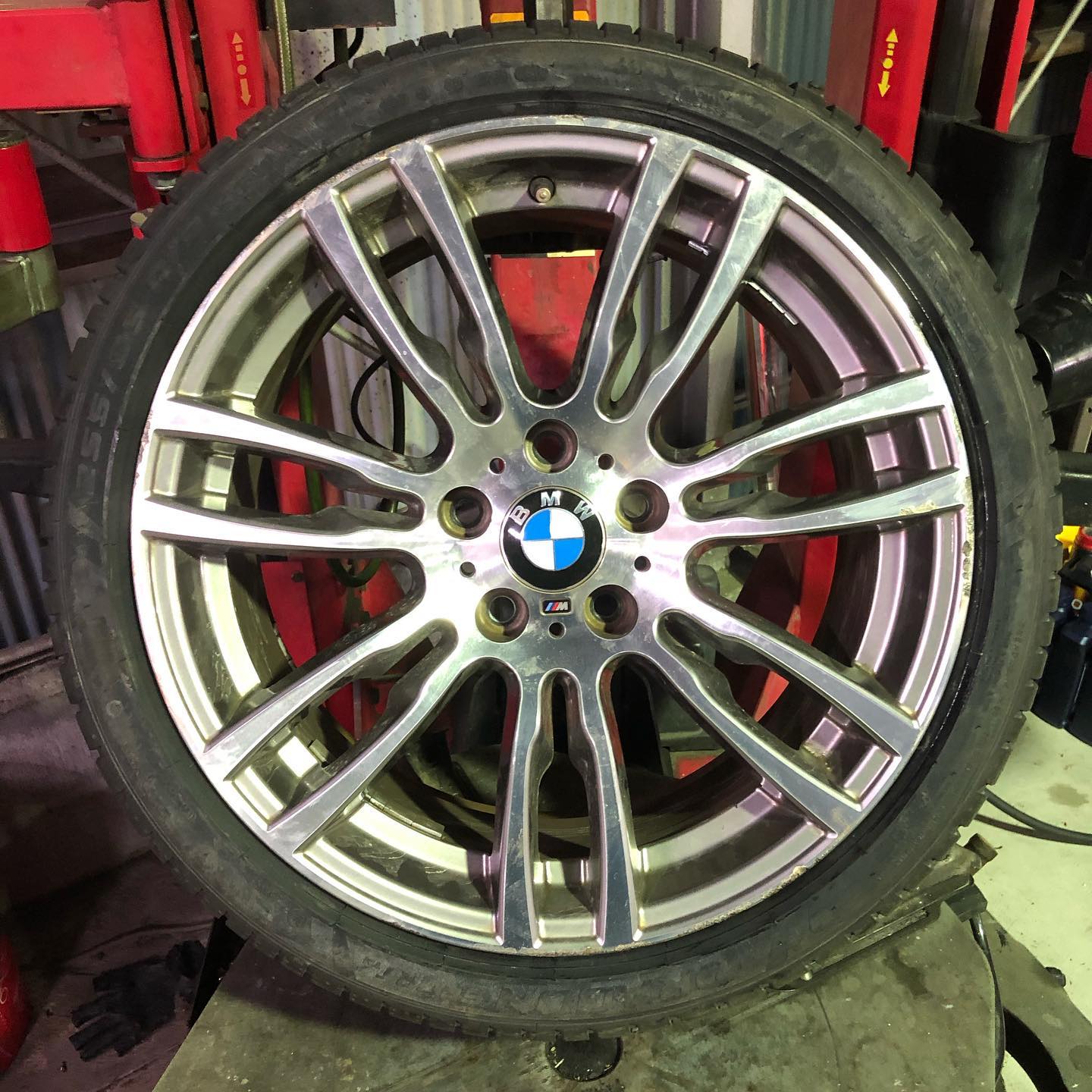 19インチ 8.5J 255/35R19 ホイール装着例 - CARSERVICE GRAVITY