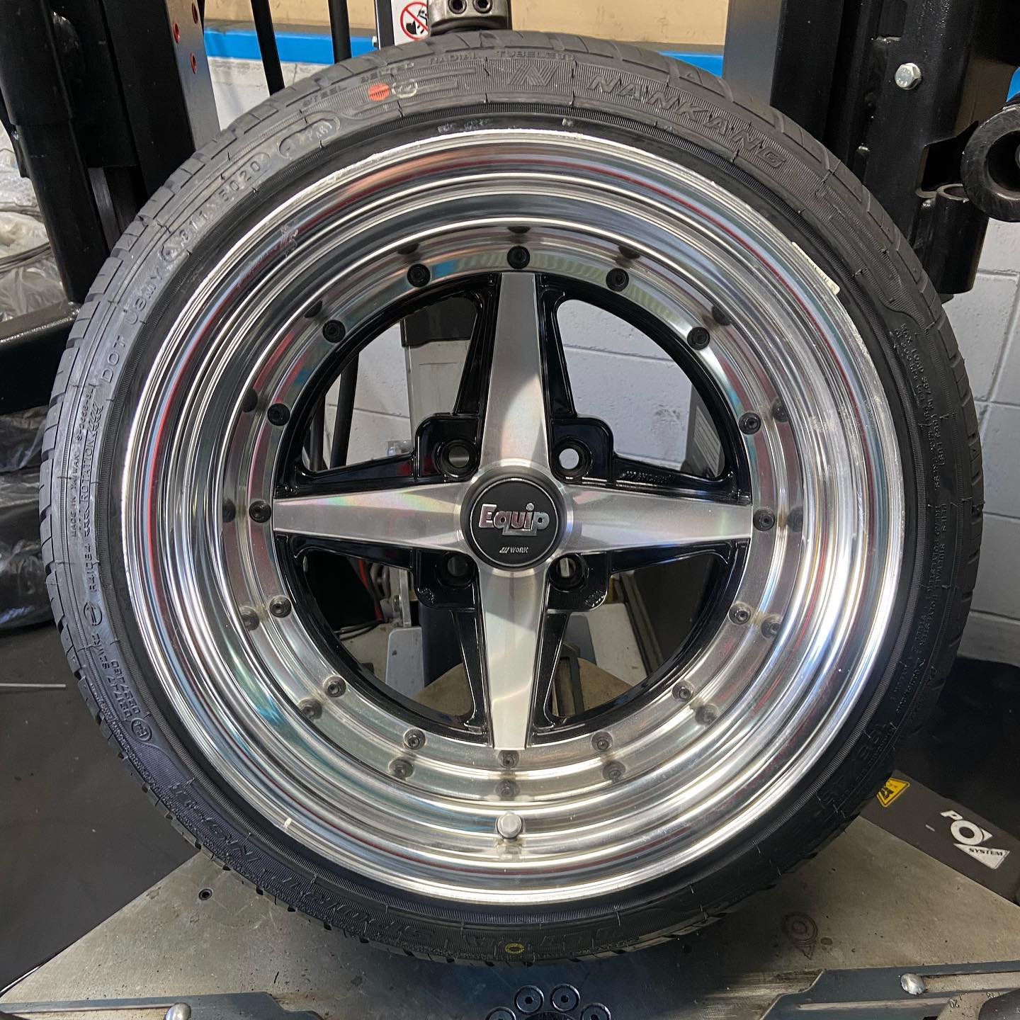 15インチ 8J 185/45R15 ホイール装着例 - CARSERVICE GRAVITY