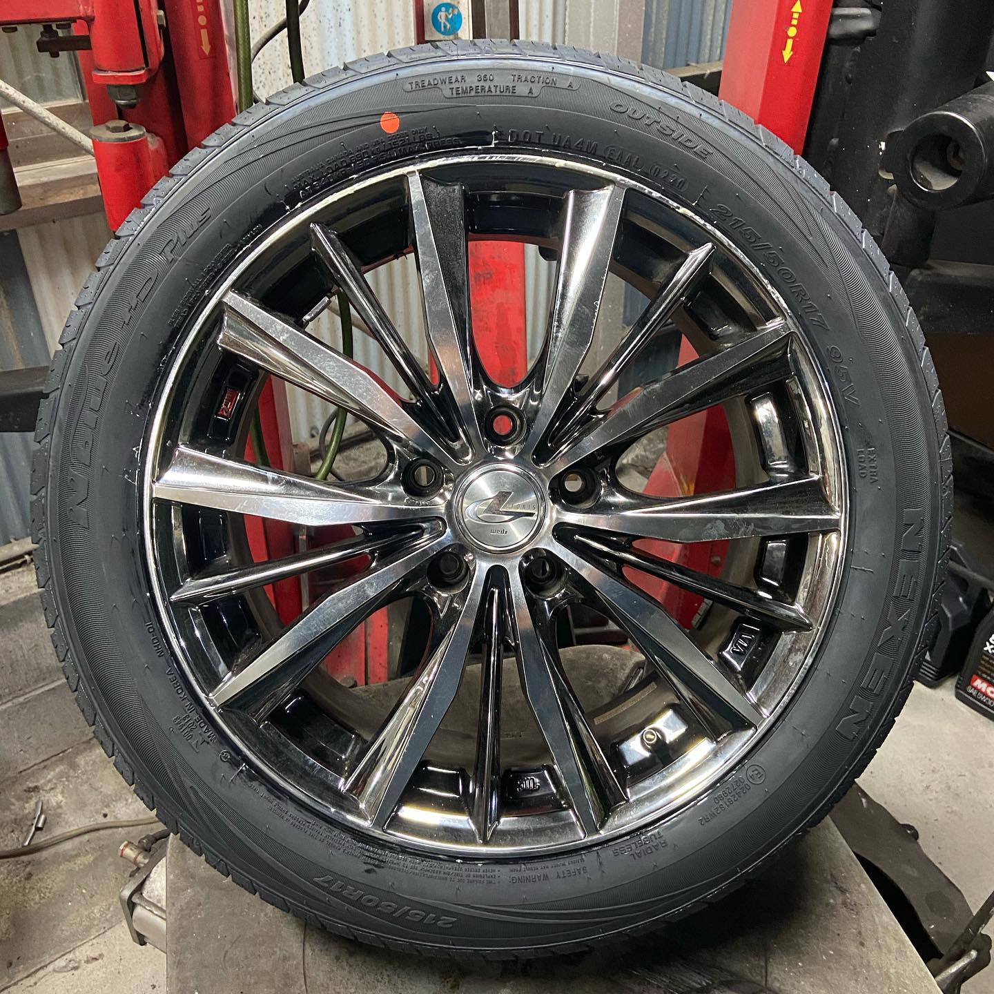 17インチ 7J 215/50R17 ホイール装着例 - CARSERVICE GRAVITY