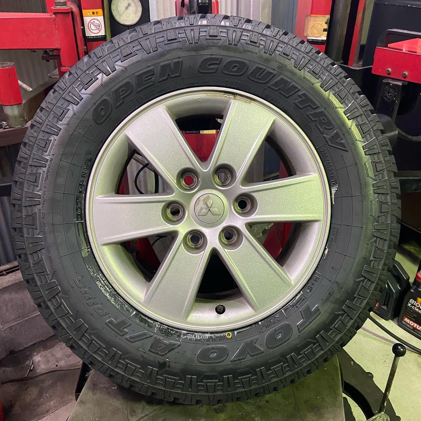 17インチ 265/65R17 ホイール装着例 - CARSERVICE GRAVITY