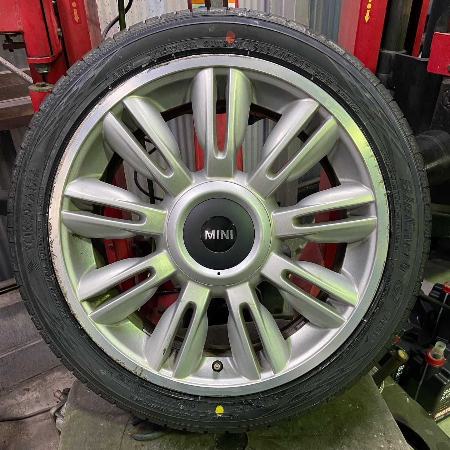 17インチ 7J 205/45R17 ホイール装着例 - CARSERVICE GRAVITY