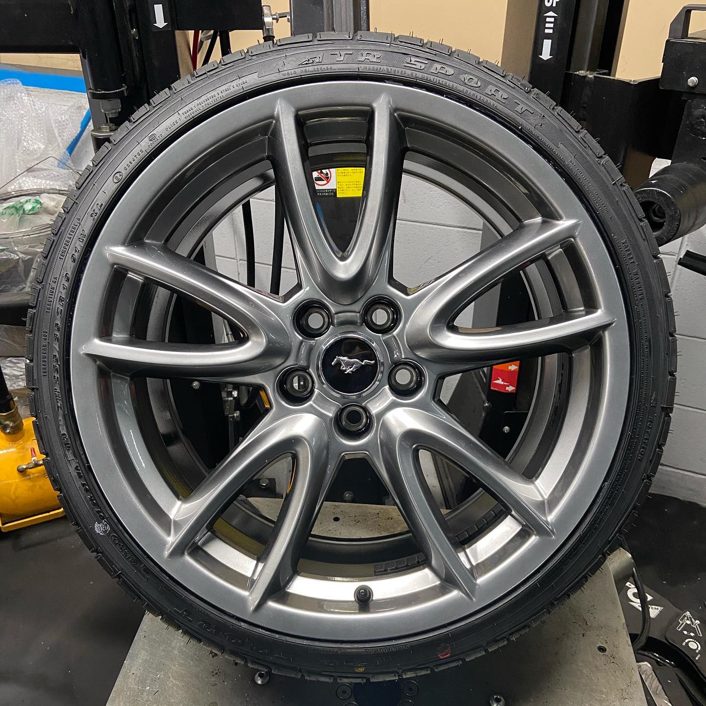 19インチ 9J 225/35R19 ホイール装着例 - CARSERVICE GRAVITY