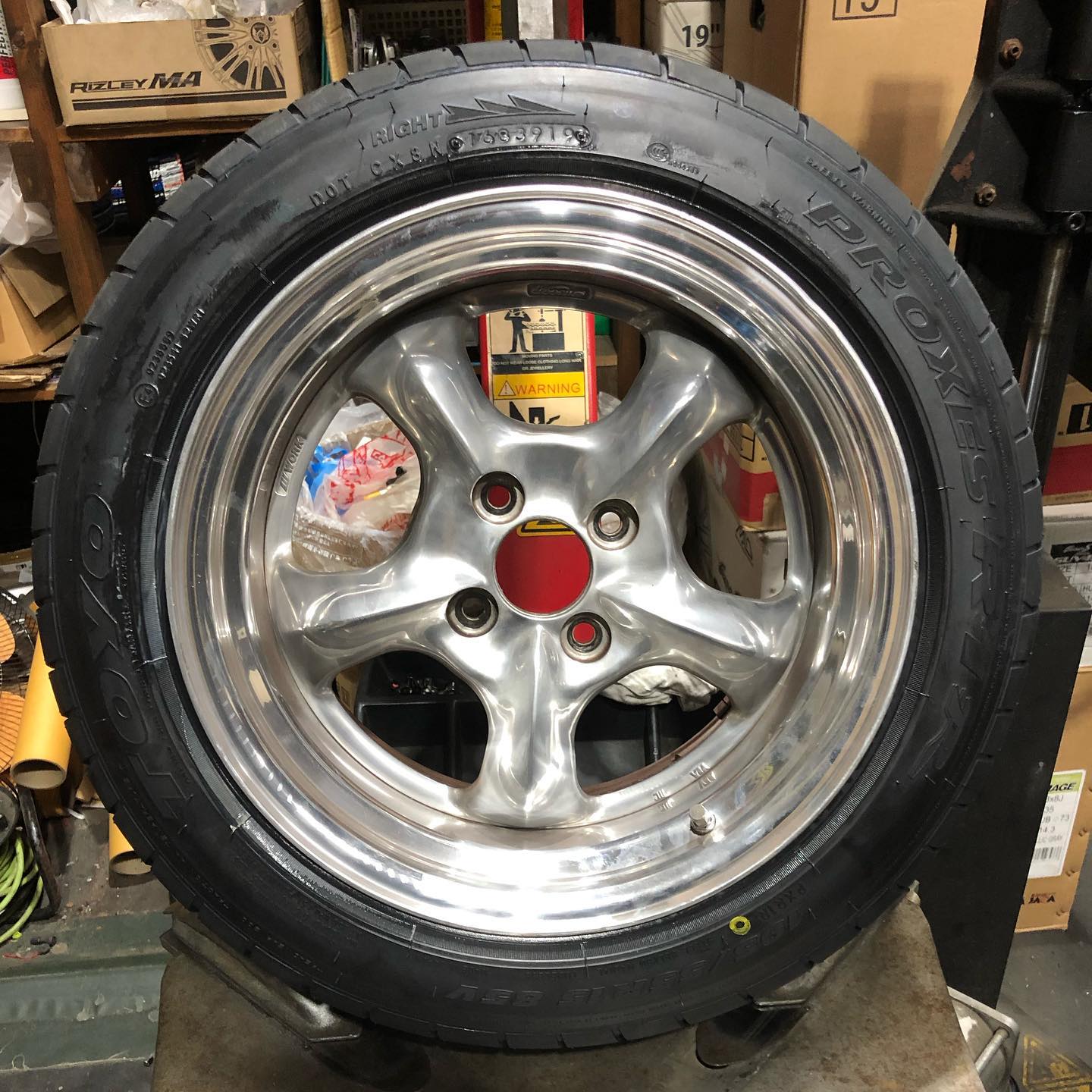 15インチ 8.5J 195/55R15 ホイール装着例 - CARSERVICE GRAVITY