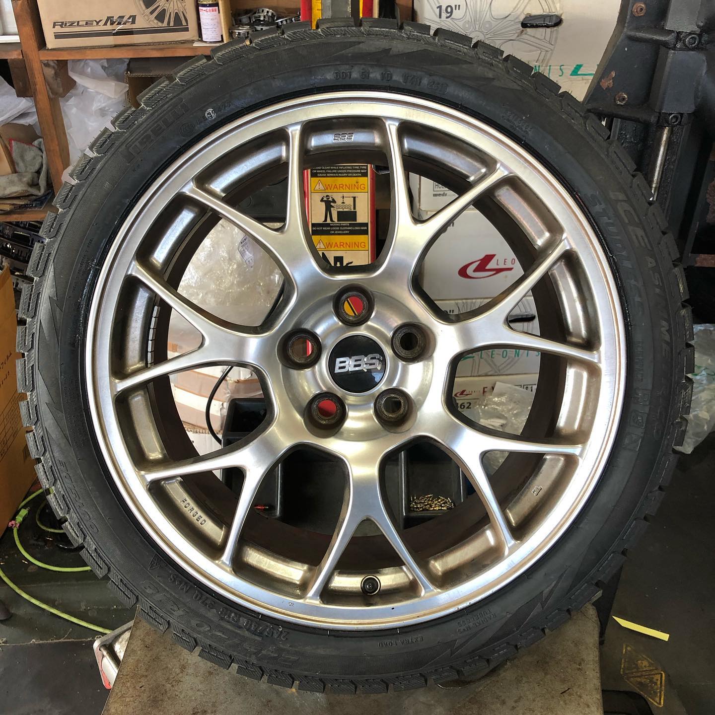 18インチ 8.5J 245/40R18 ホイール装着例 - CARSERVICE GRAVITY