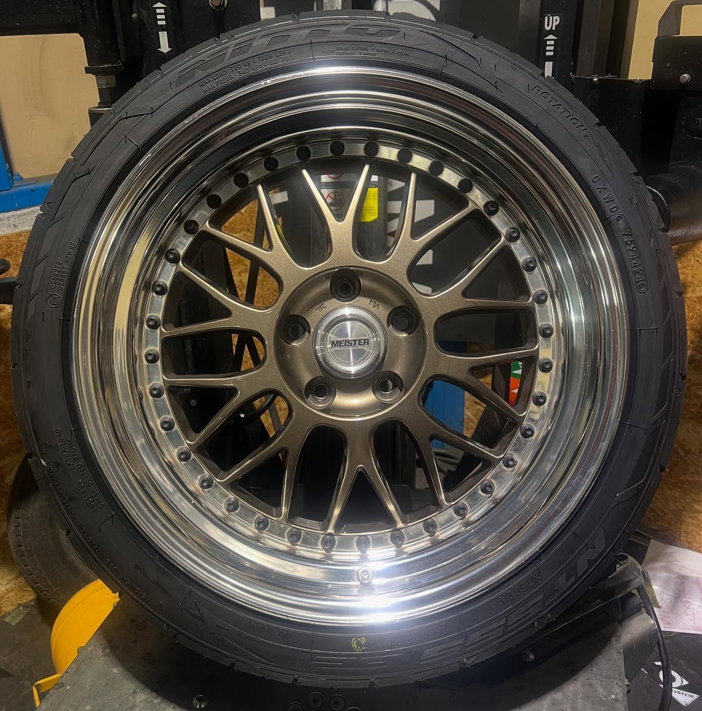 18インチ 10J 265/35R18 ホイール装着例 - CARSERVICE GRAVITY
