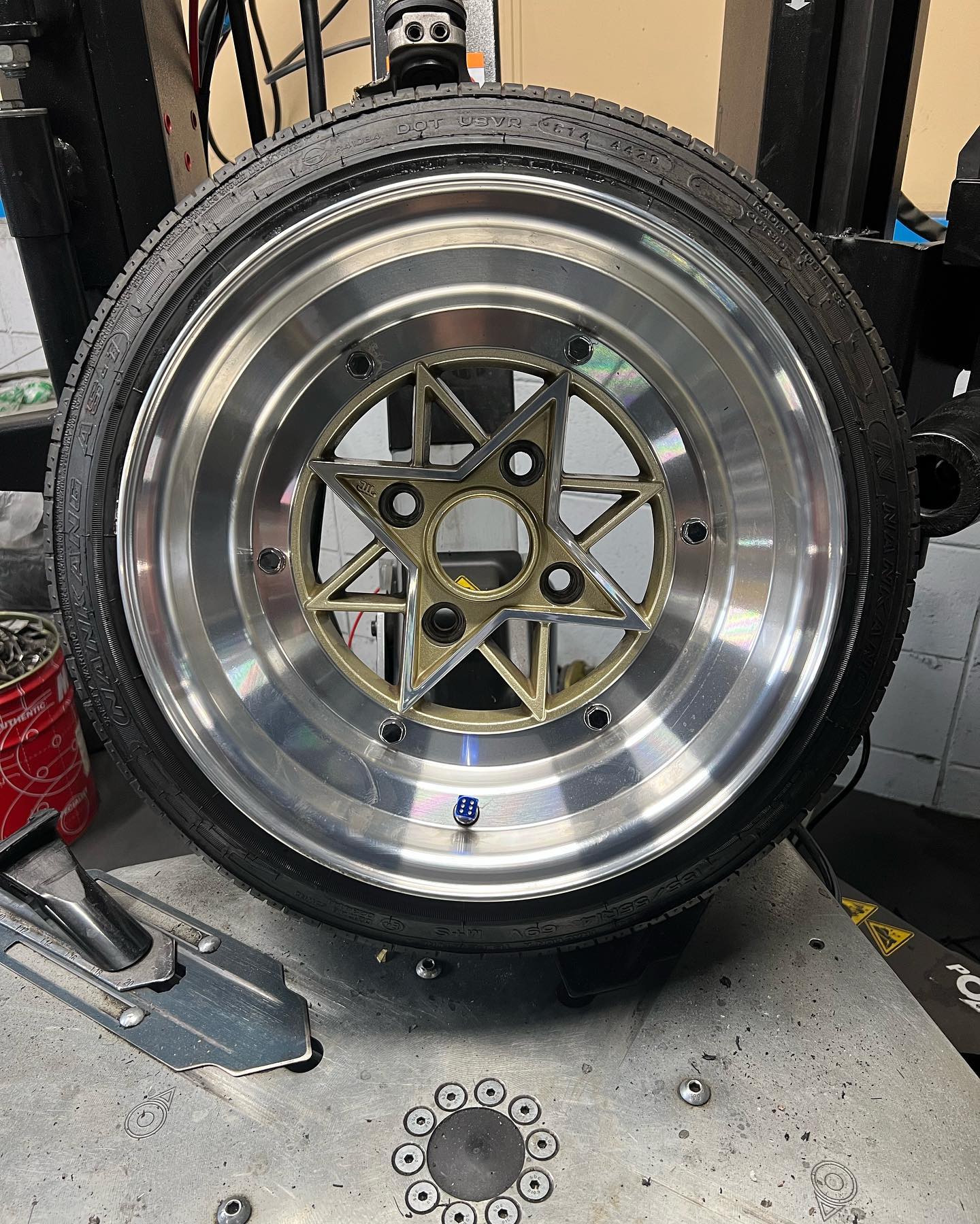 14インチ 8J 155/55R14 ホイール装着例 - CARSERVICE GRAVITY