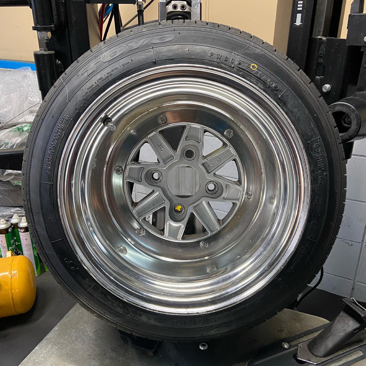 14インチ 10J 185/60R14 ホイール装着例 - CARSERVICE GRAVITY