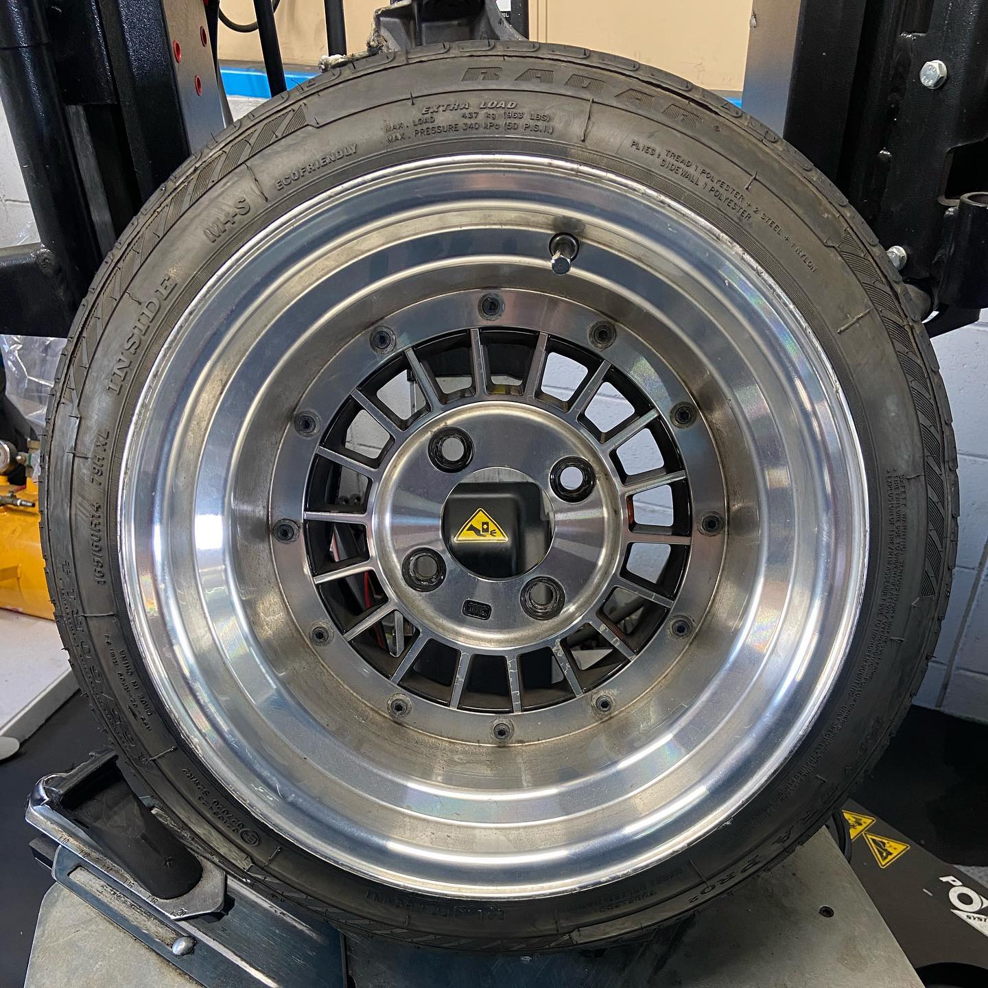 14インチ 9J 165/60R14 ホイール装着例 - CARSERVICE GRAVITY