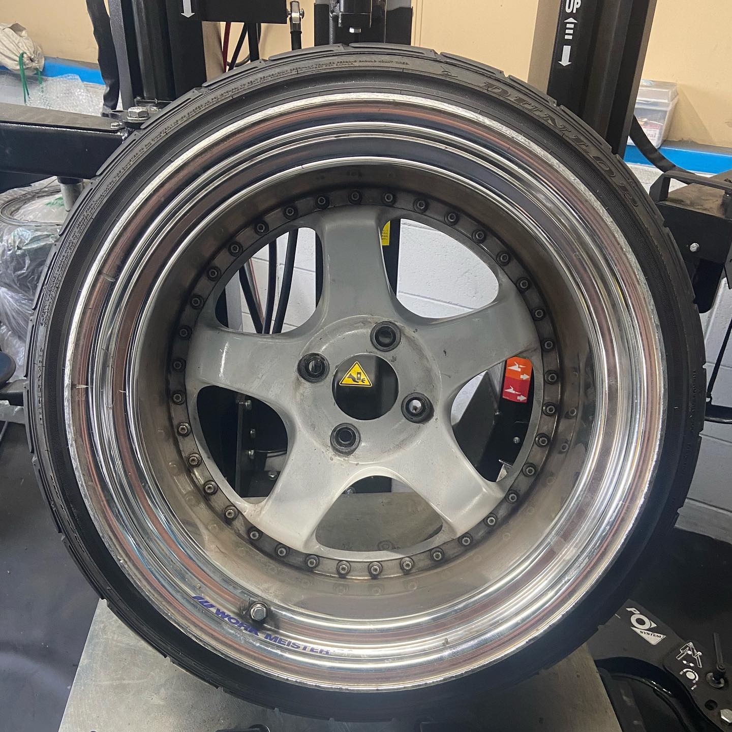 18インチ 11.5J 225/40R18 ホイール装着例 - CARSERVICE GRAVITY
