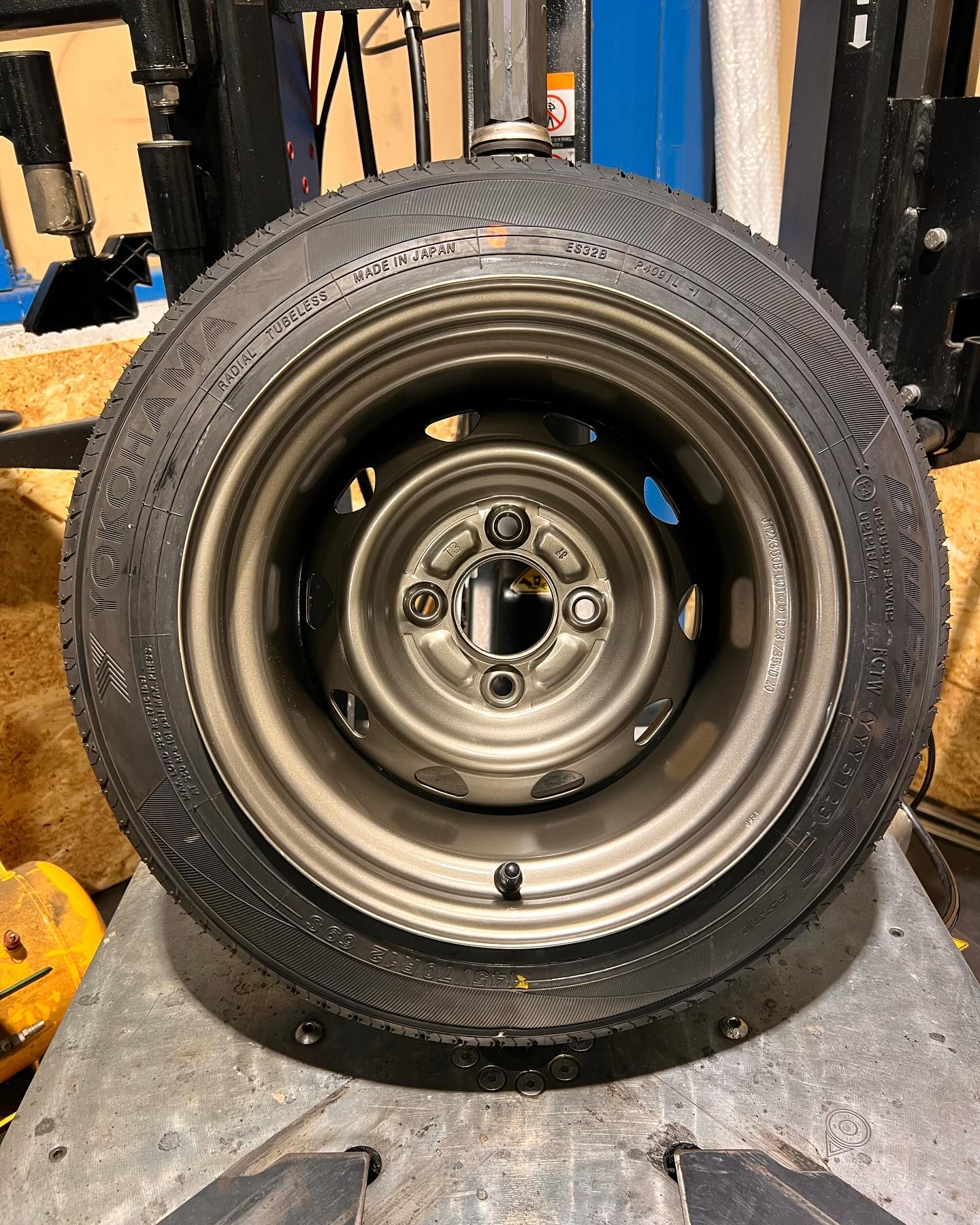 12インチ 145/70R12 ホイール装着例 - CARSERVICE GRAVITY