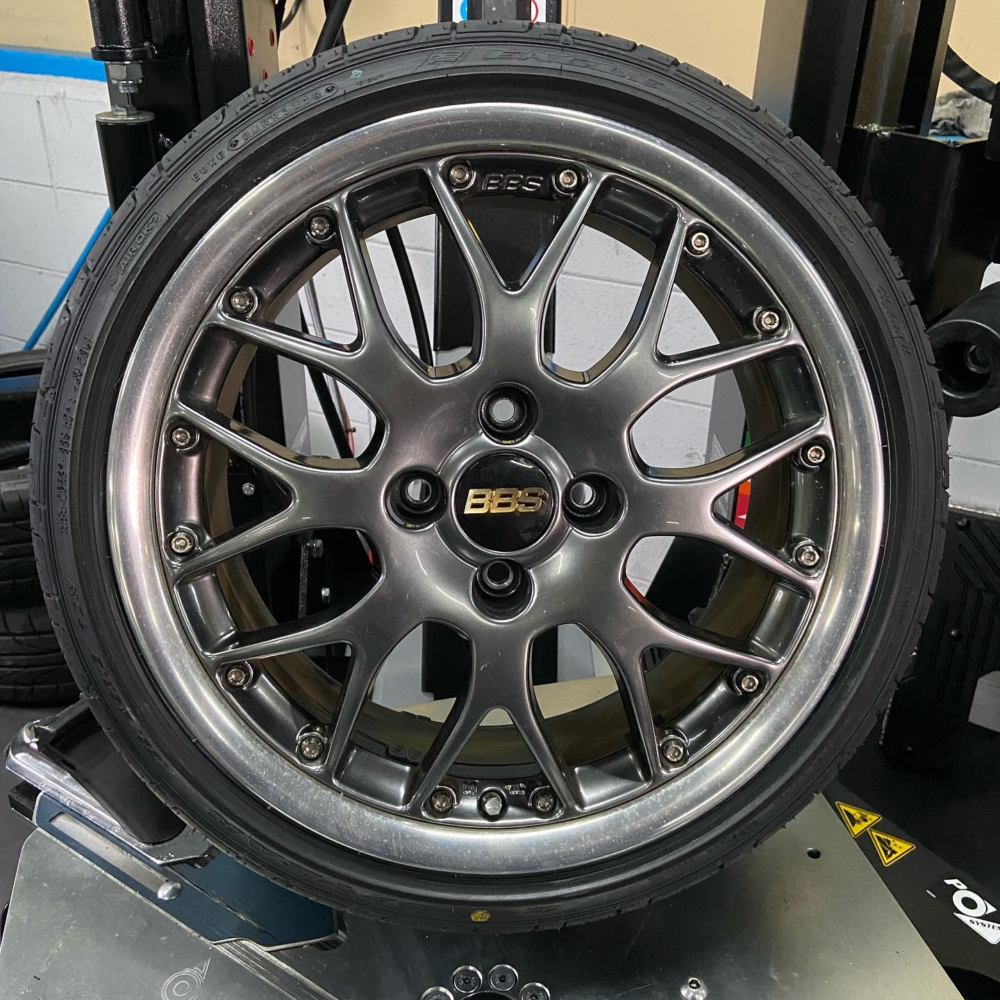 16インチ 6.5J 165/45R16 ホイール装着例 - CARSERVICE GRAVITY