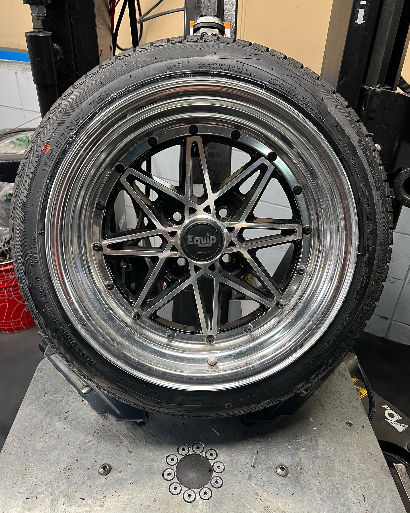 15インチ 8J 175/50R15 ホイール装着例 - CARSERVICE GRAVITY