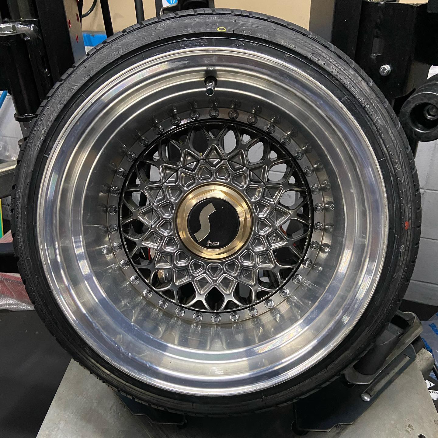15インチ 9J 165/50R15 ホイール装着例 - CARSERVICE GRAVITY