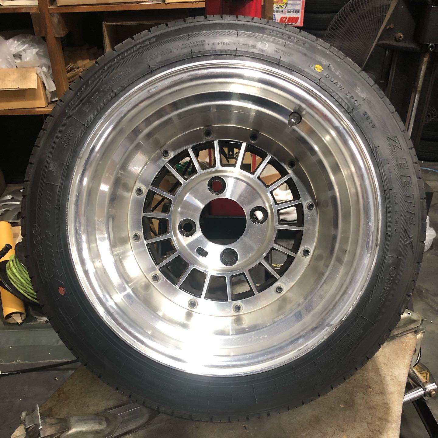 14インチ 10J 185/60R14 ホイール装着例 - CARSERVICE GRAVITY