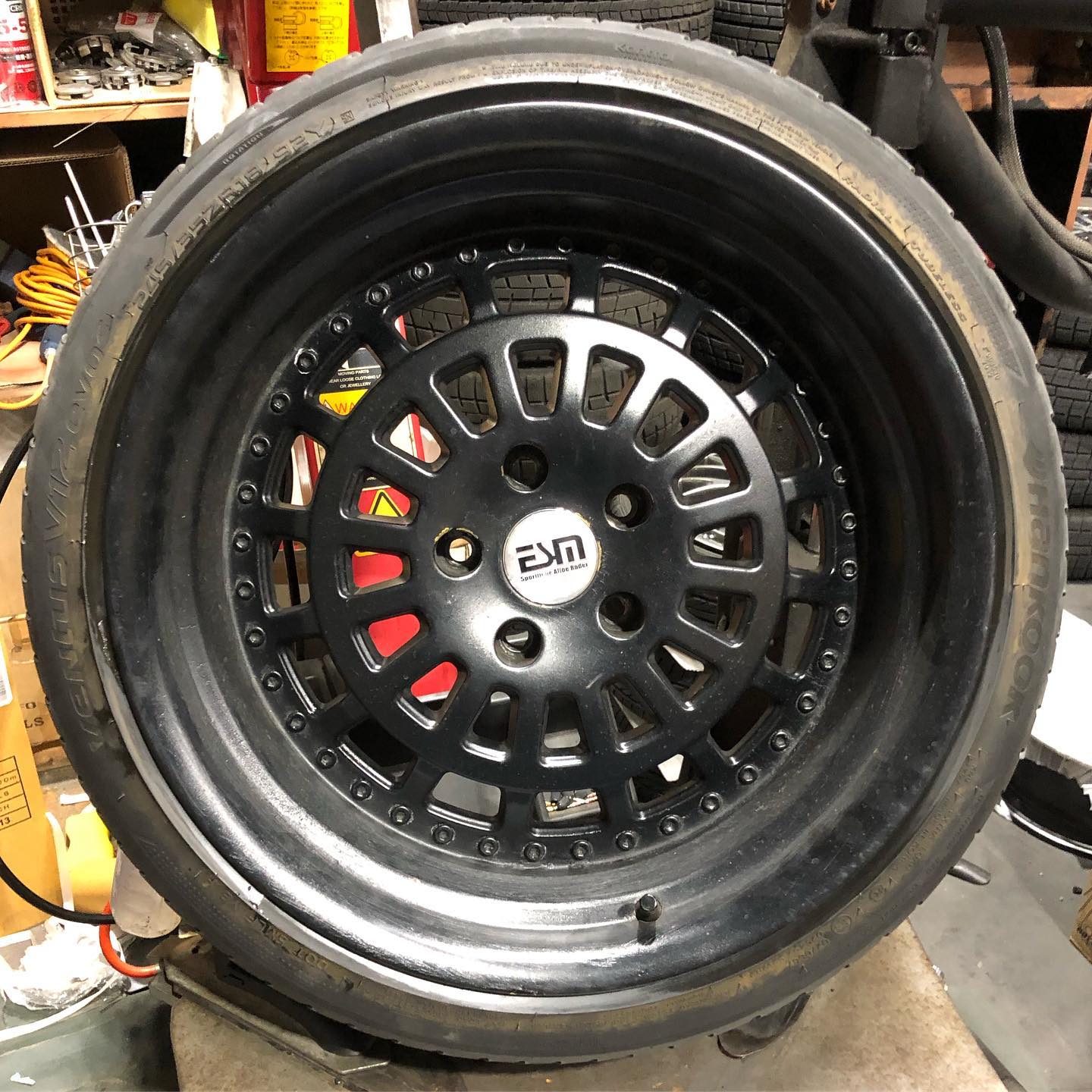 18インチ 9.5J 245/35R18 ホイール装着例 - CARSERVICE GRAVITY
