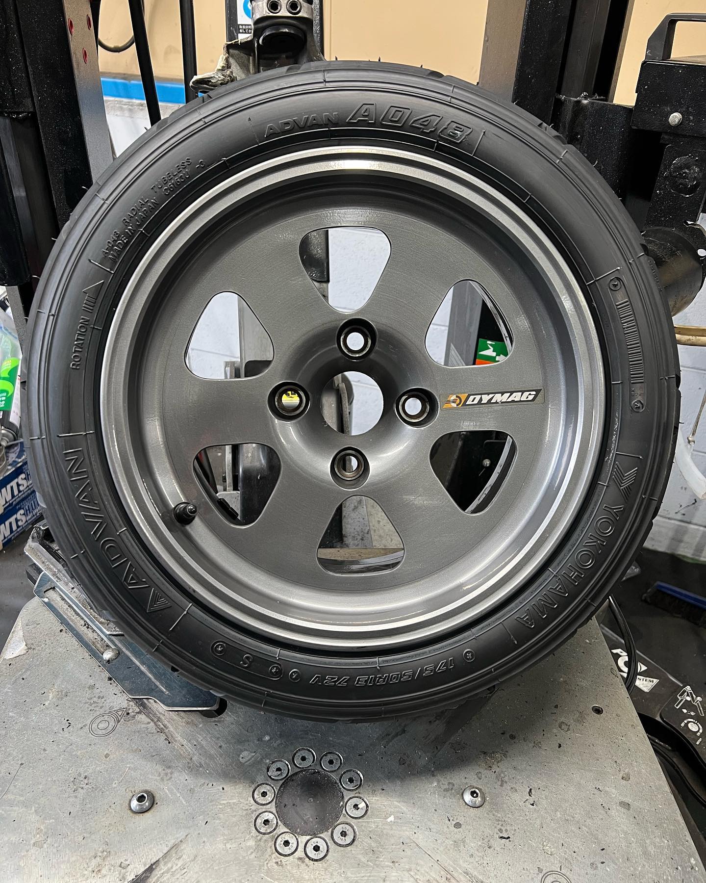 13インチ 7J 175/50R13 ホイール装着例 - CARSERVICE GRAVITY