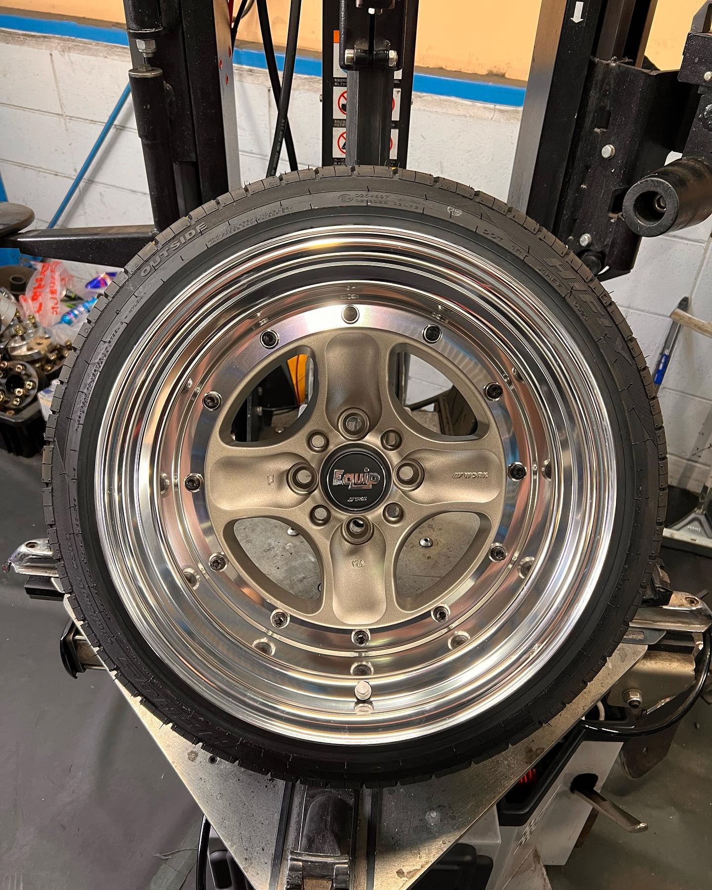 15インチ 9.5J 195/45R15 ホイール装着例 - CARSERVICE GRAVITY