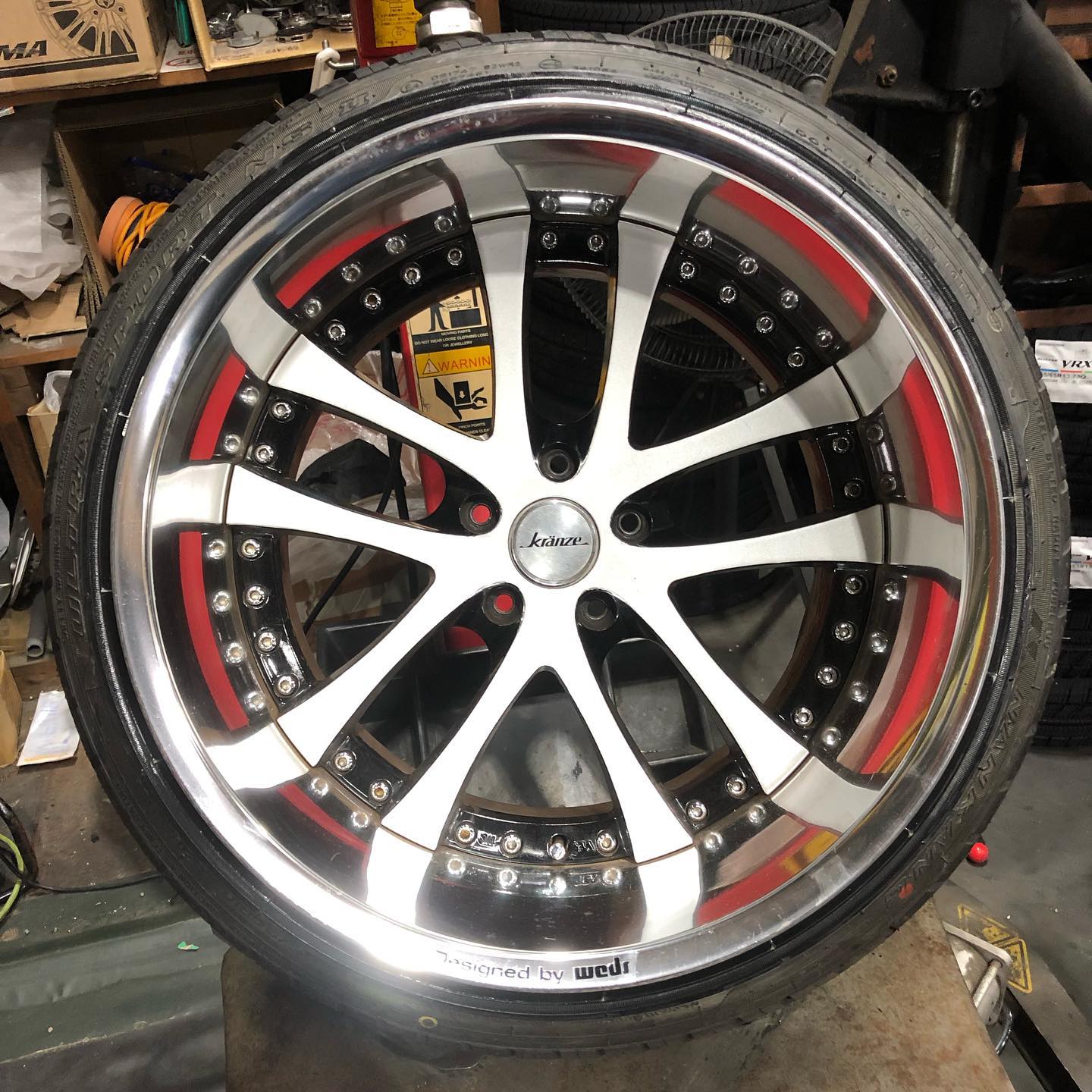 18インチ 12J 285/30R18 ホイール装着例 - CARSERVICE GRAVITY