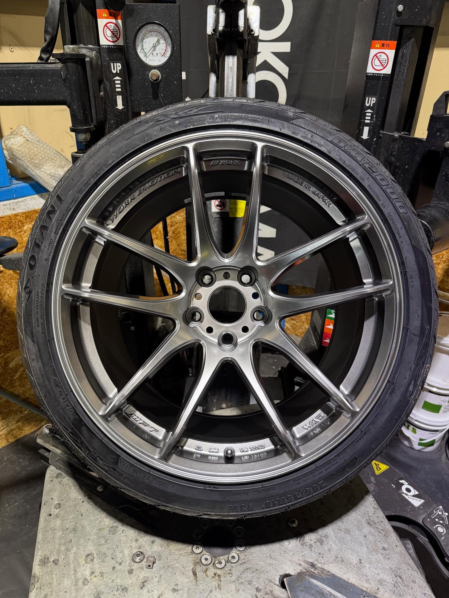 18インチ 10.5J 265/35R18 ホイール装着例 - CARSERVICE GRAVITY