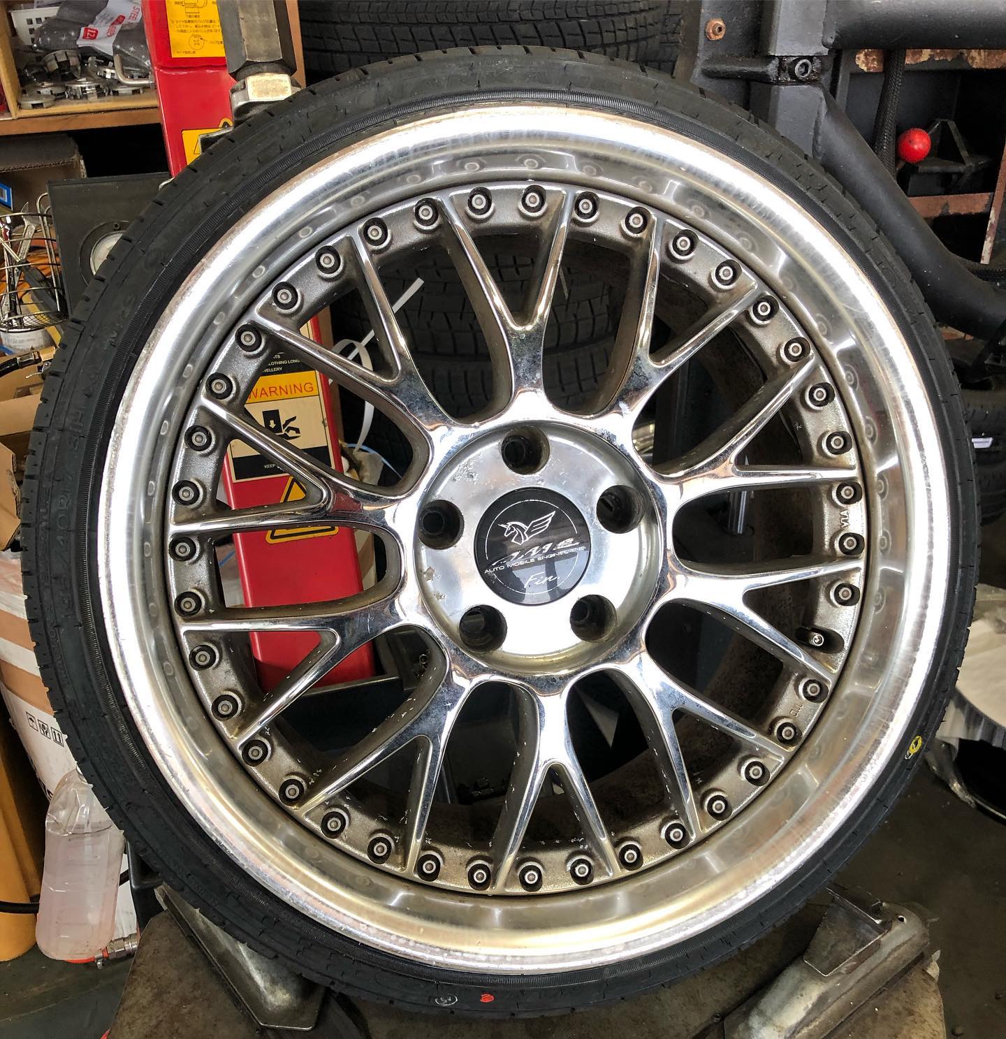 17インチ 9J 195/40R17 ホイール装着例 - CARSERVICE GRAVITY