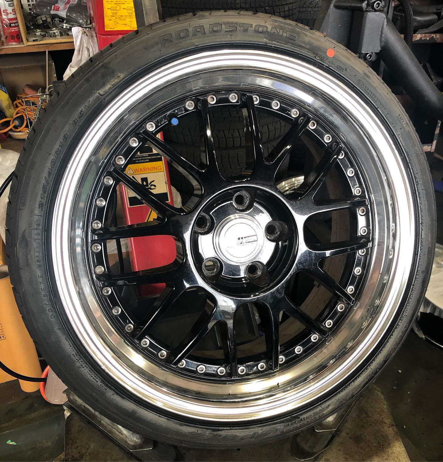 18インチ 8.5J 215/40R18 ホイール装着例 - CARSERVICE GRAVITY
