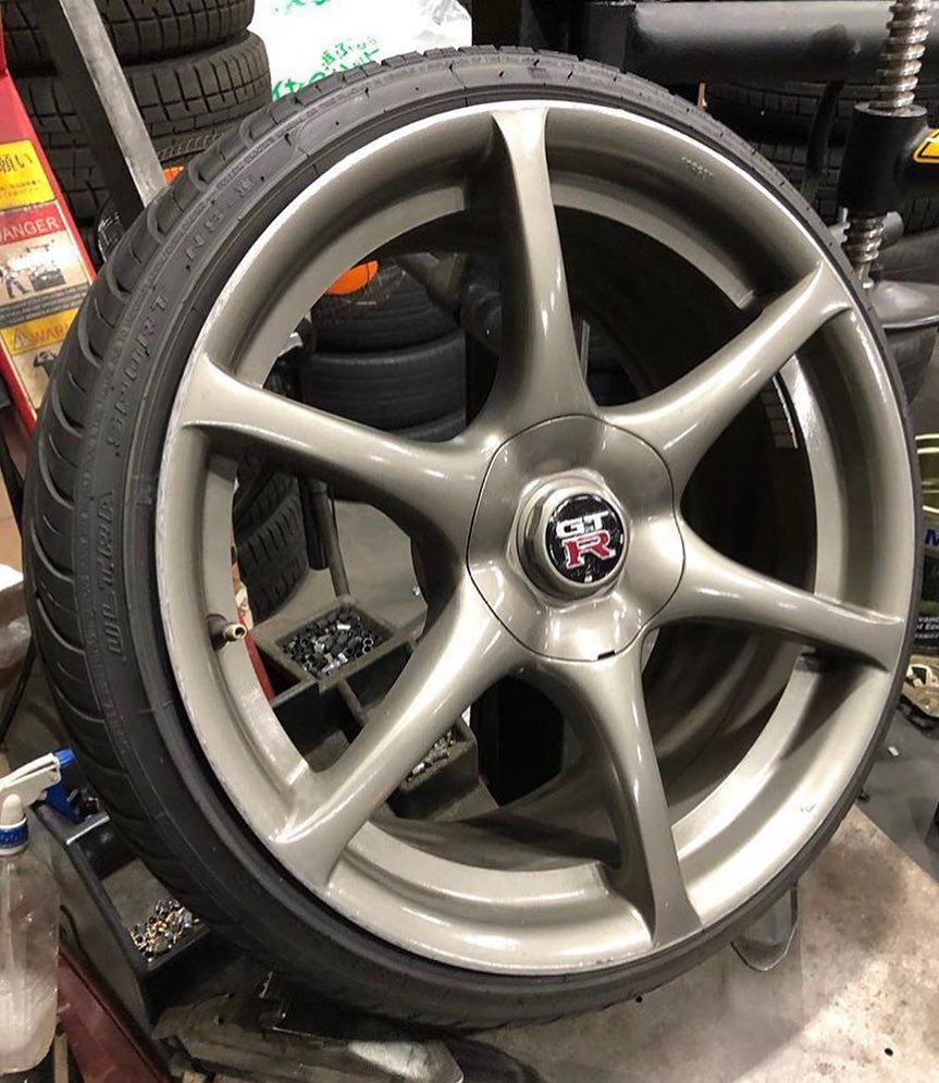 18インチ 9J 215/35R18 ホイール装着例 - CARSERVICE GRAVITY