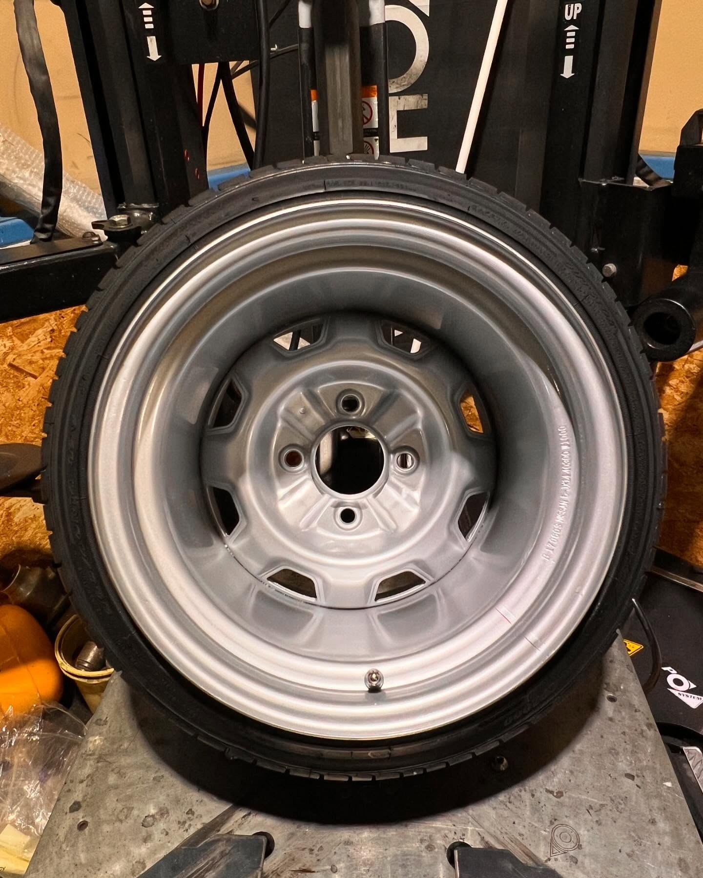 14インチ 12J 225/40R14 ホイール装着例 - CARSERVICE GRAVITY