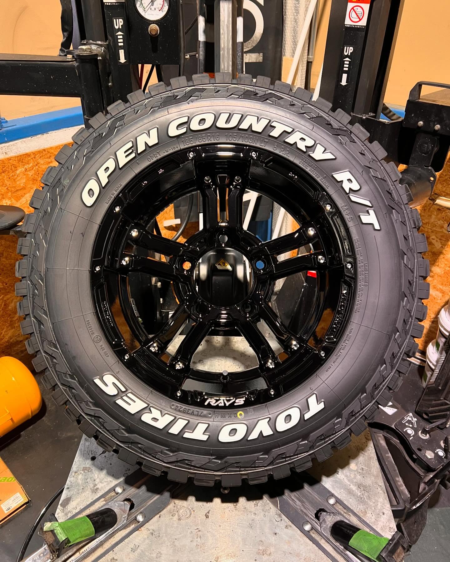 16インチ 5.5J 185/85R16 ホイール装着例 - CARSERVICE GRAVITY