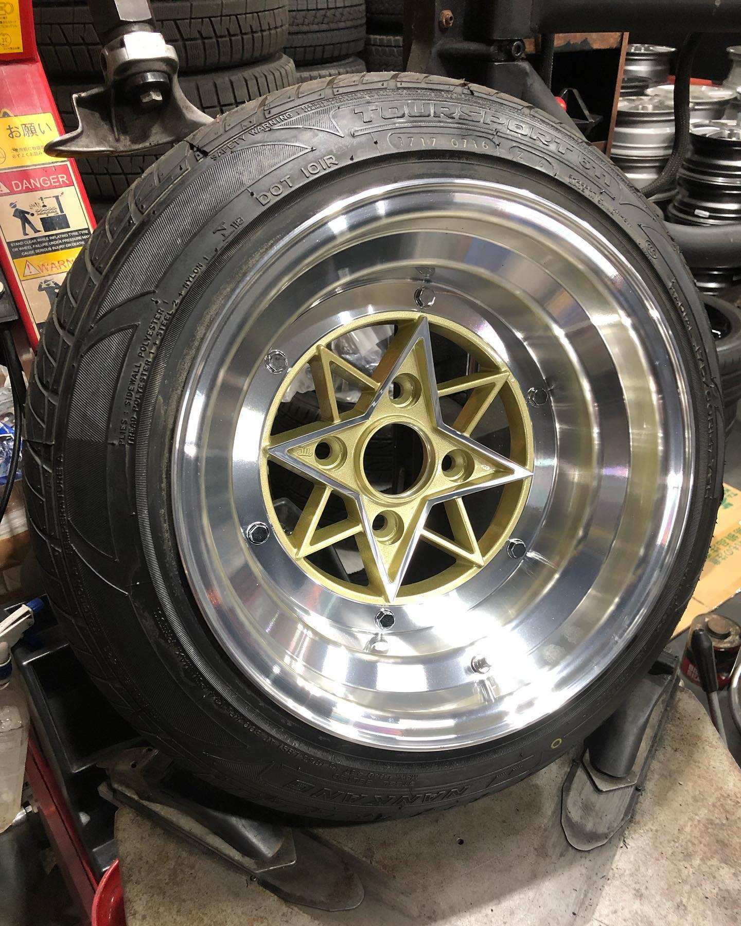 14インチ 9J 175/60R14 ホイール装着例 - CARSERVICE GRAVITY