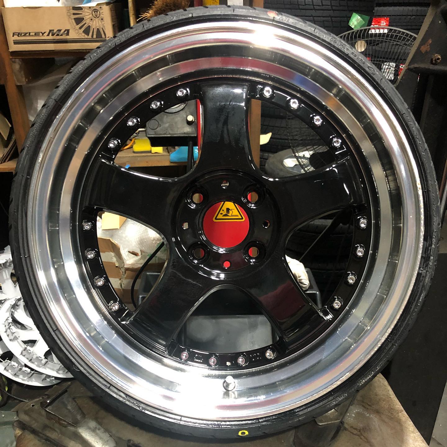 17インチ 6.5J 165/35R17 ホイール装着例 - CARSERVICE GRAVITY