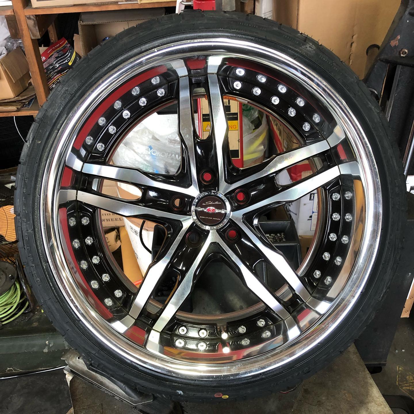 18インチ 9.5J 215/40R18 ホイール装着例 - CARSERVICE GRAVITY