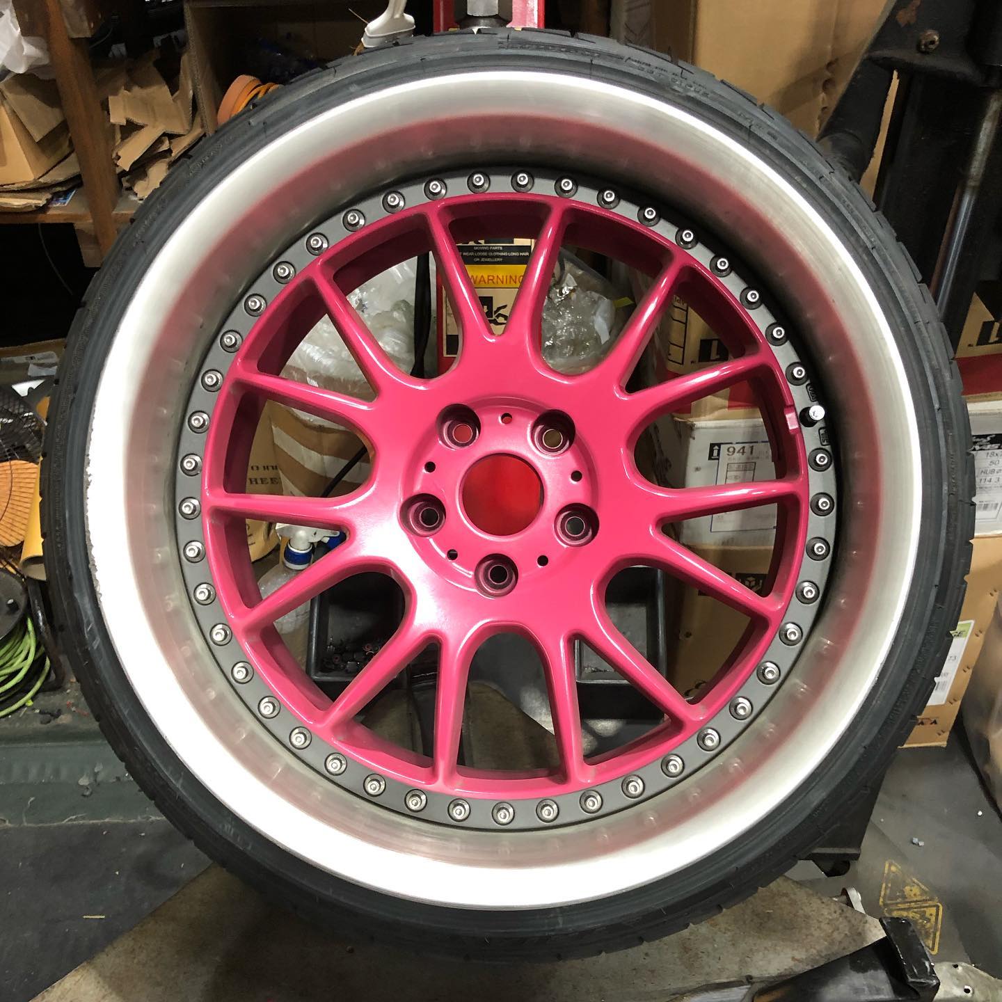 19インチ 9.5J 215/35R19 ホイール装着例 - CARSERVICE GRAVITY