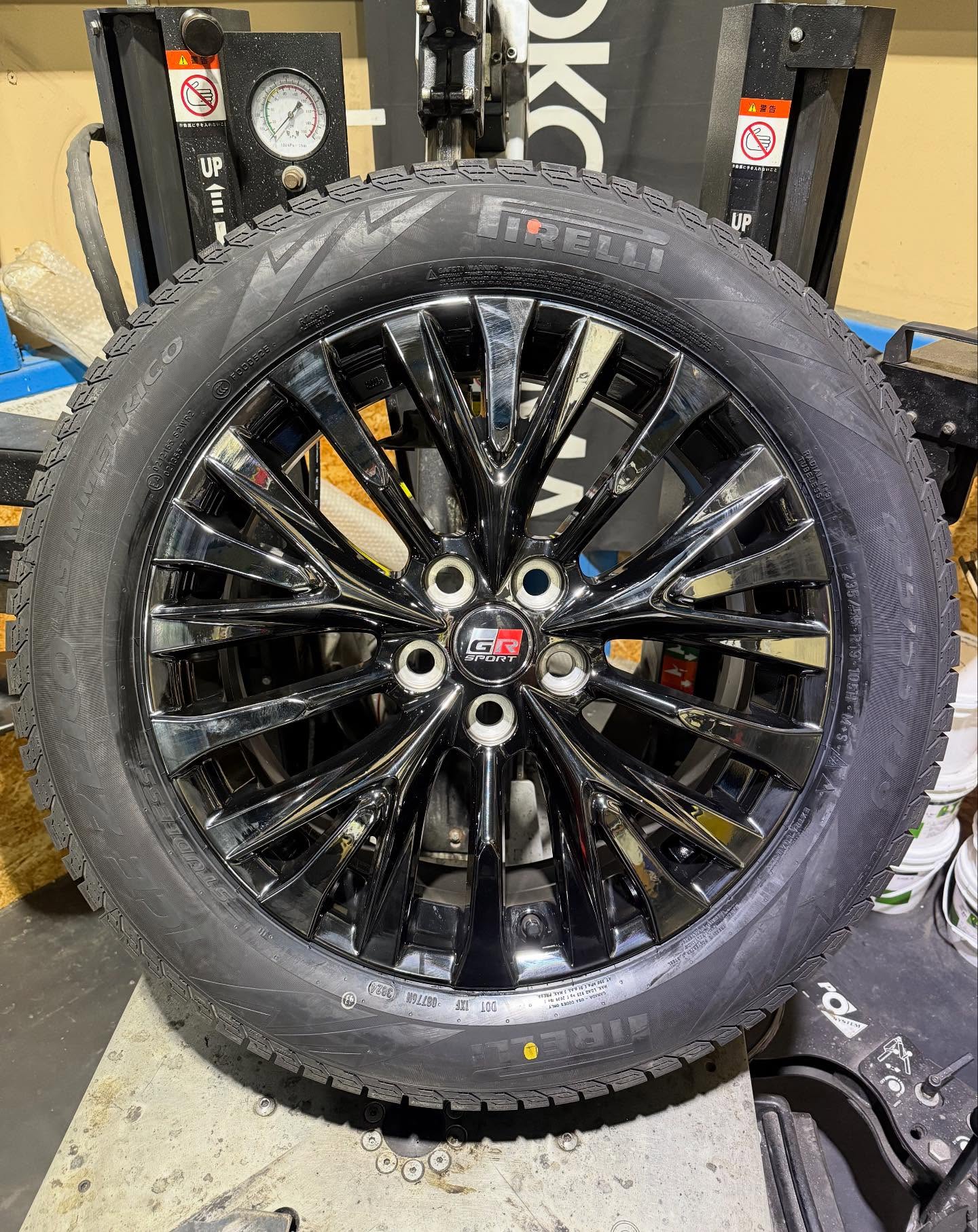 19インチ 7J 235/55R19 ホイール装着例 - CARSERVICE GRAVITY