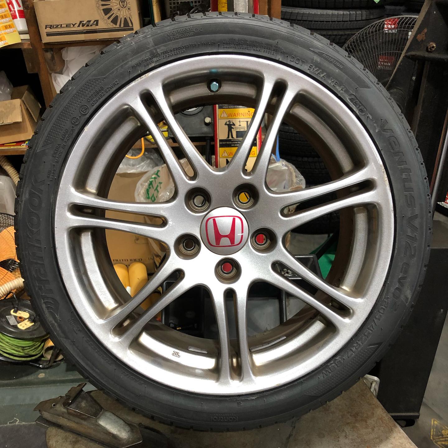 17インチ 7J 205/45R17 ホイール装着例 - CARSERVICE GRAVITY