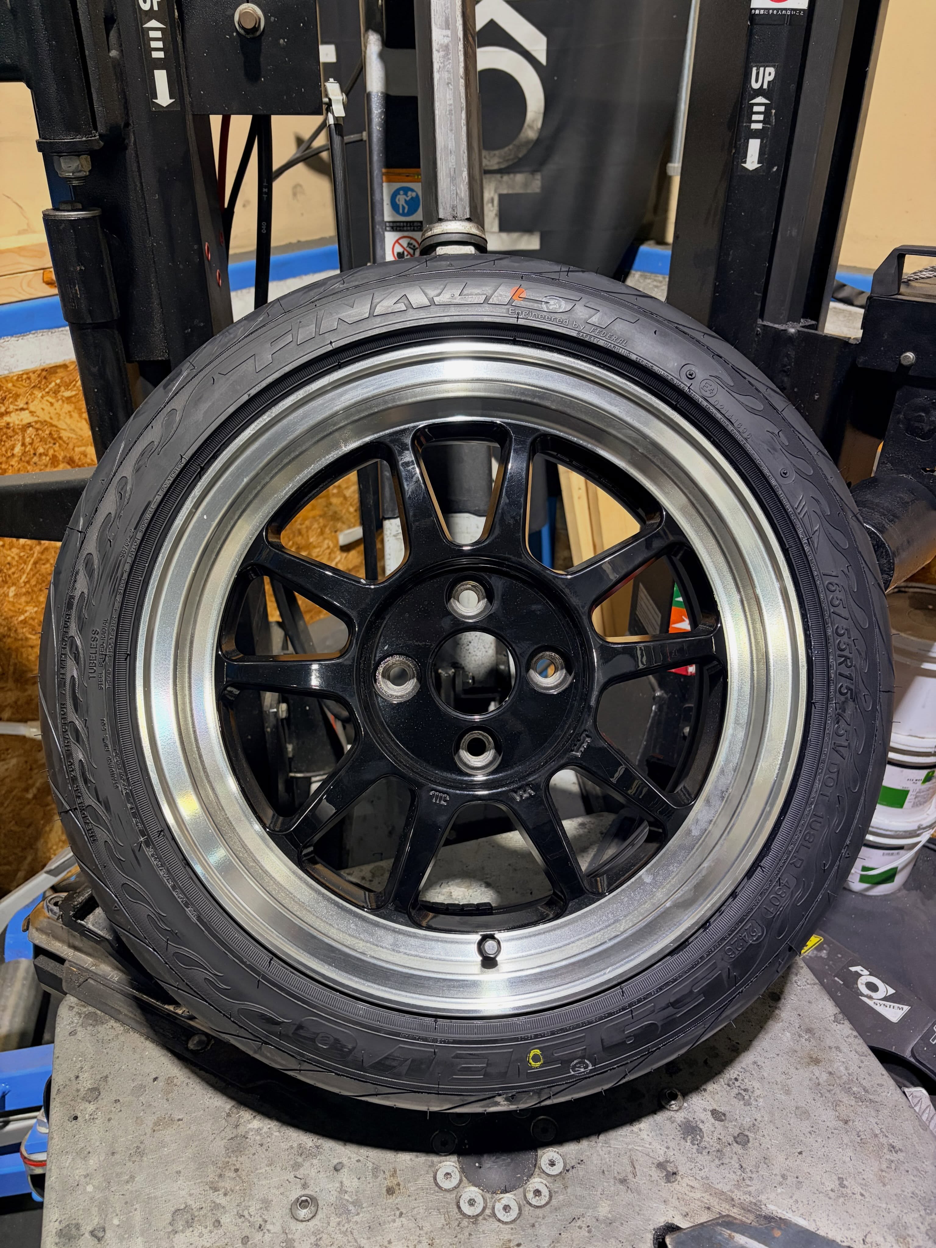 15インチ 6.5J 165/55R15 ホイール装着例 - CARSERVICE GRAVITY