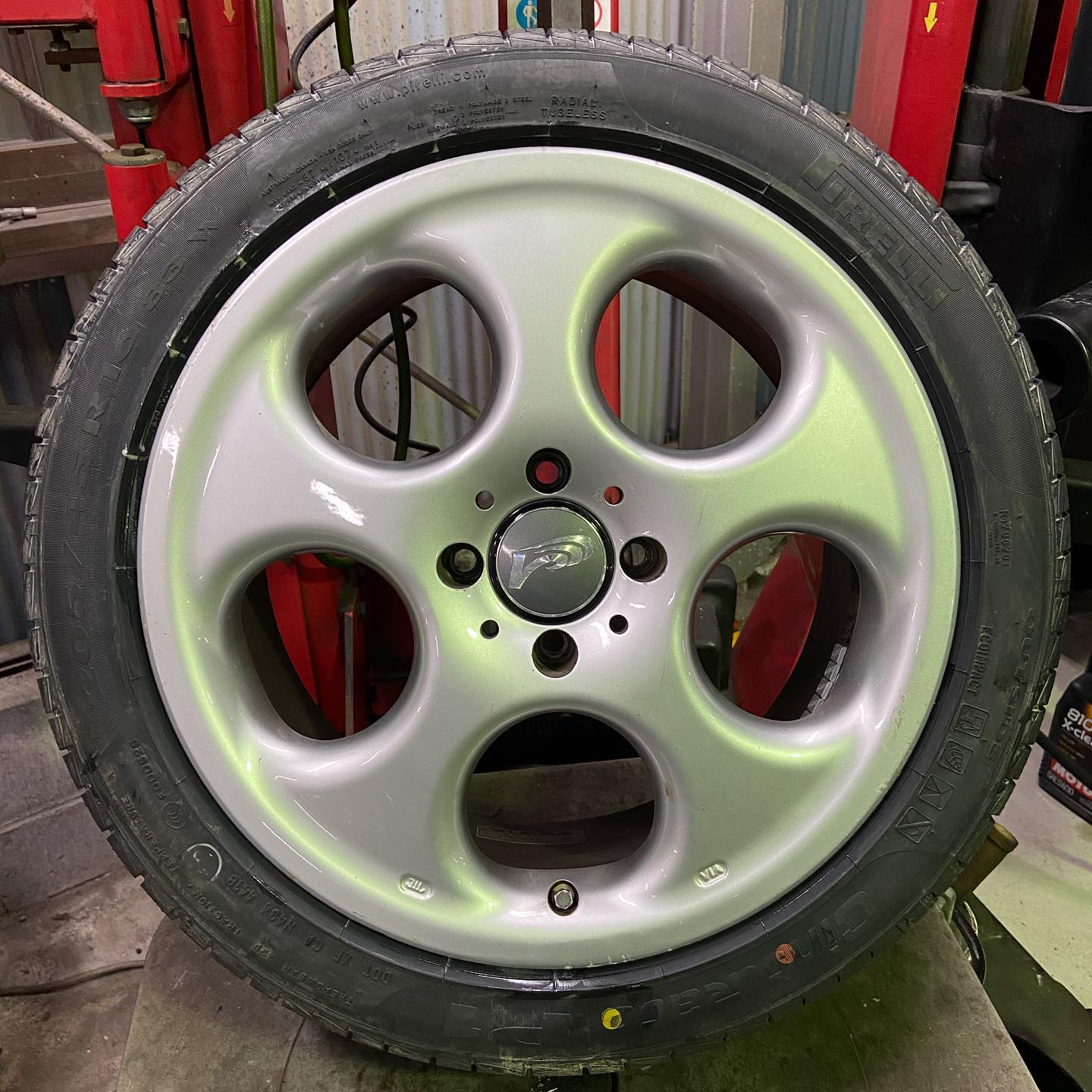 16インチ 7J 205/45R16 ホイール装着例 - CARSERVICE GRAVITY