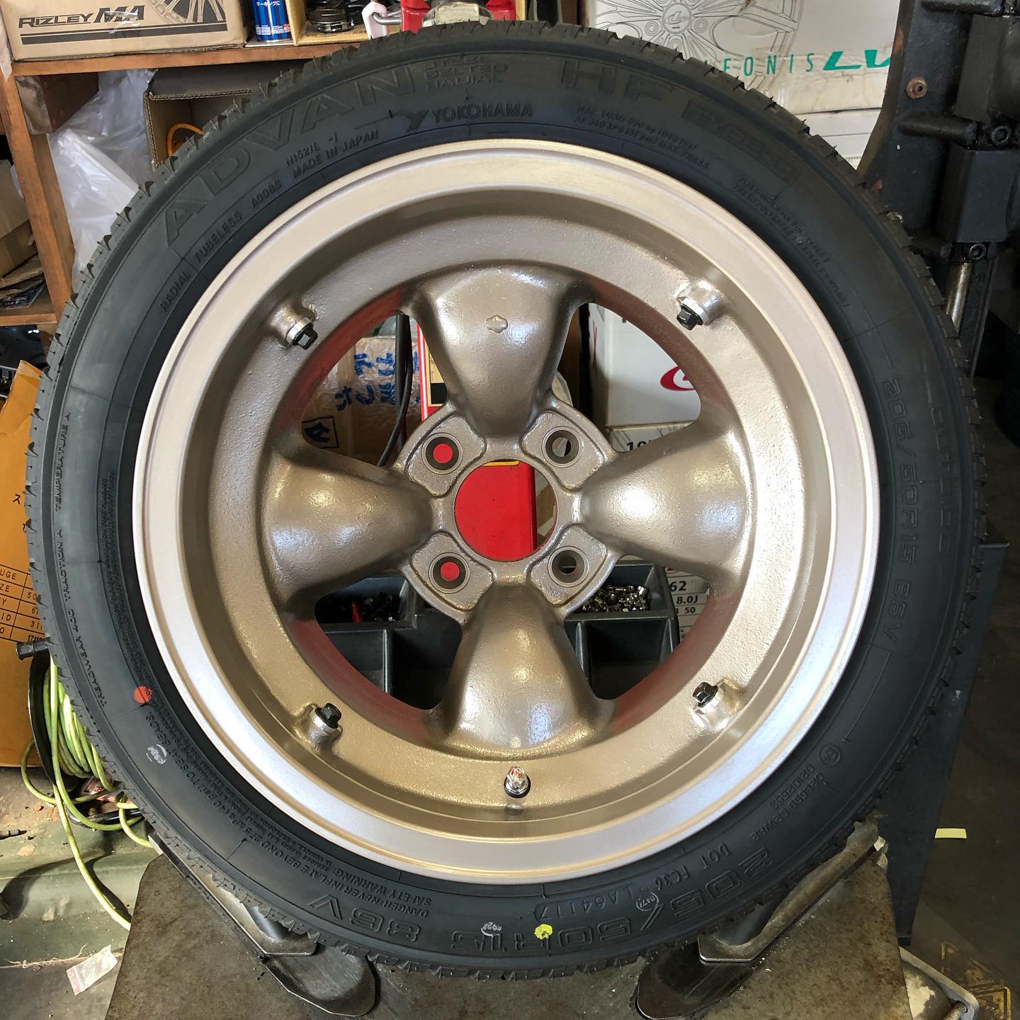 15インチ 9J 205/50R15 ホイール装着例 - CARSERVICE GRAVITY