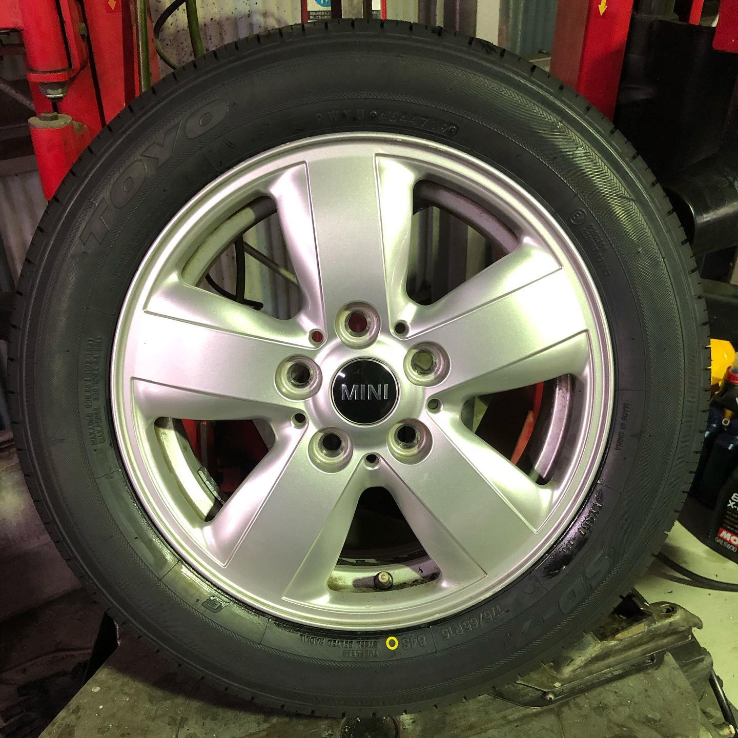 15インチ 5.5J 175/65R15 ホイール装着例 - CARSERVICE GRAVITY