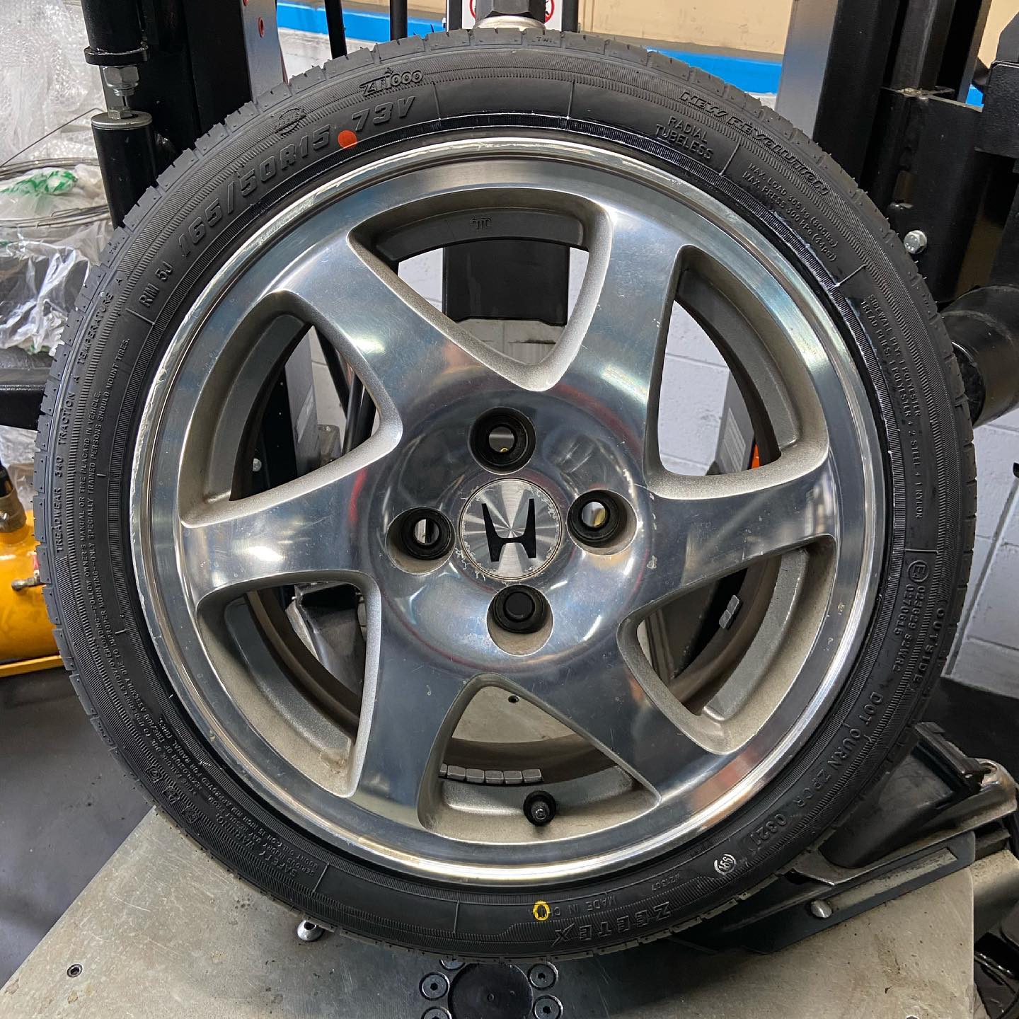 15インチ 6J 165/50R15 ホイール装着例 - CARSERVICE GRAVITY
